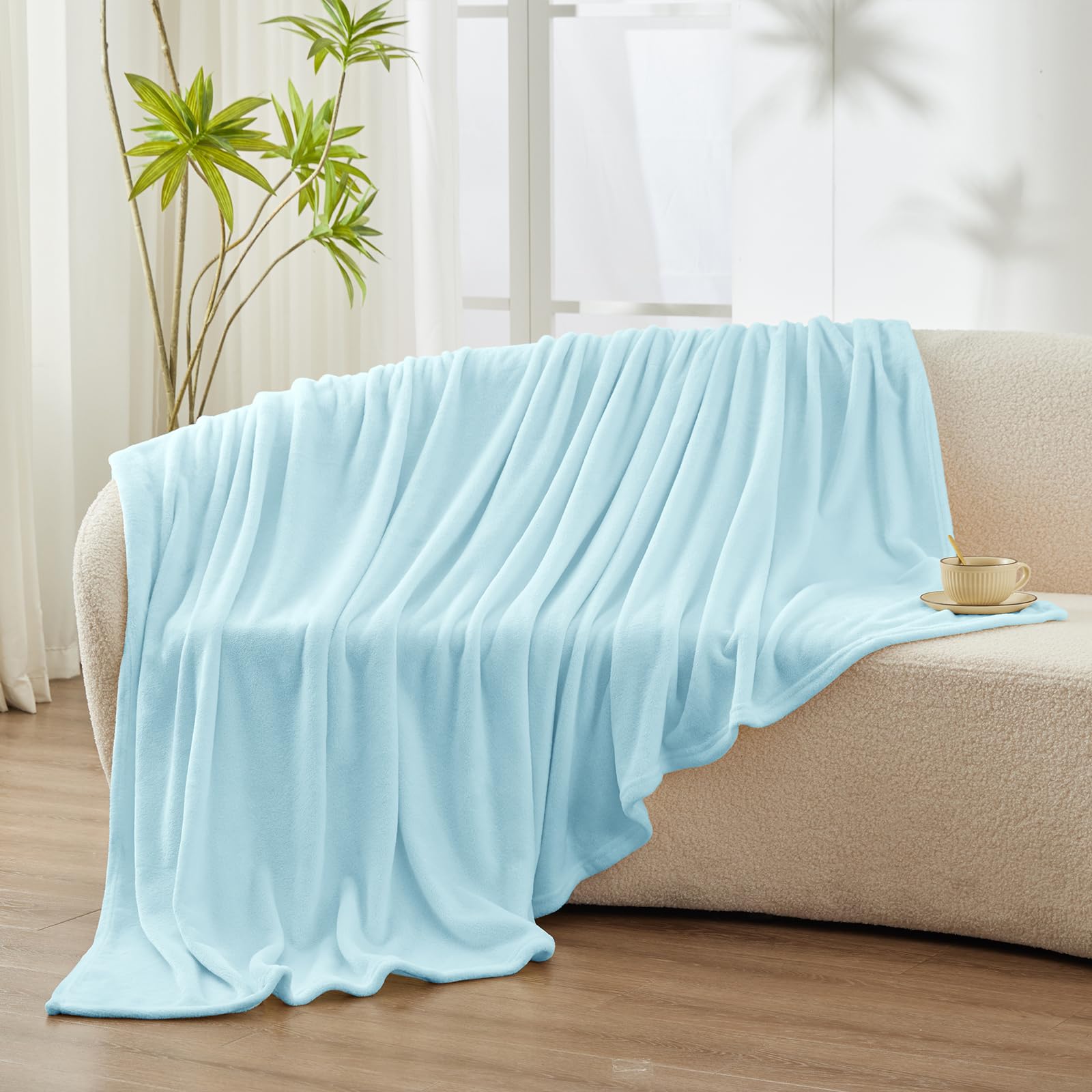 WAVVE Plaid Coperta Pile di Flanella 260gsm - 220x240 cm, Blu Chiaro/Azzurro - Pled Divano Pelosa Letto Matrimoniale King 240x220 - Copridivano di Microfibra Calda e Morbida