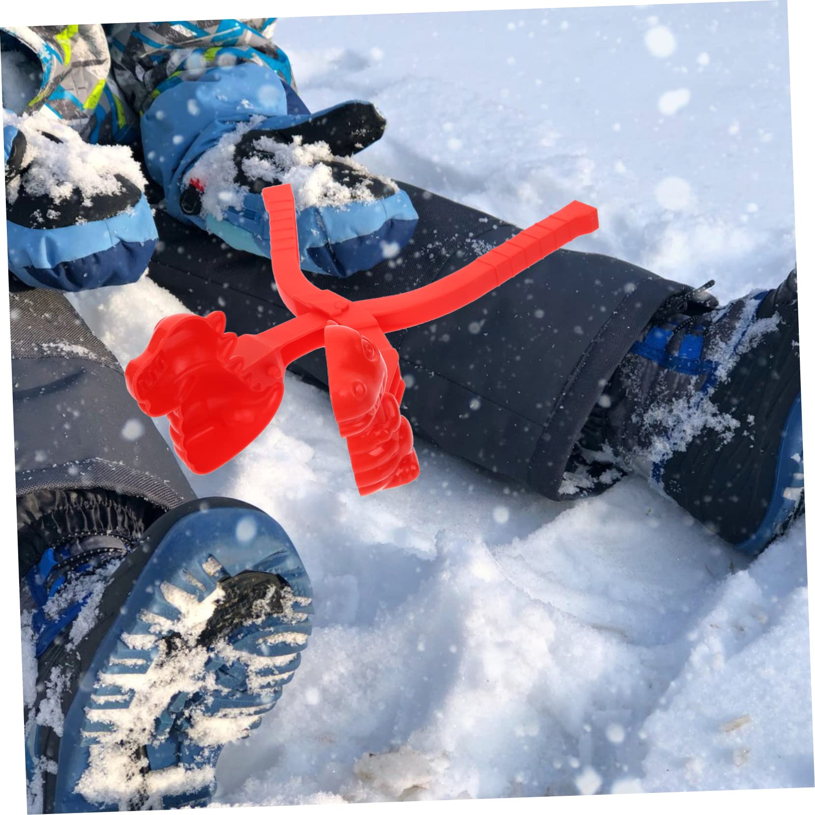 VANZACK 4pcs Dinosaur Makers Compact Snow for Winter Outdoor Fun Easy to Use Clips and Present