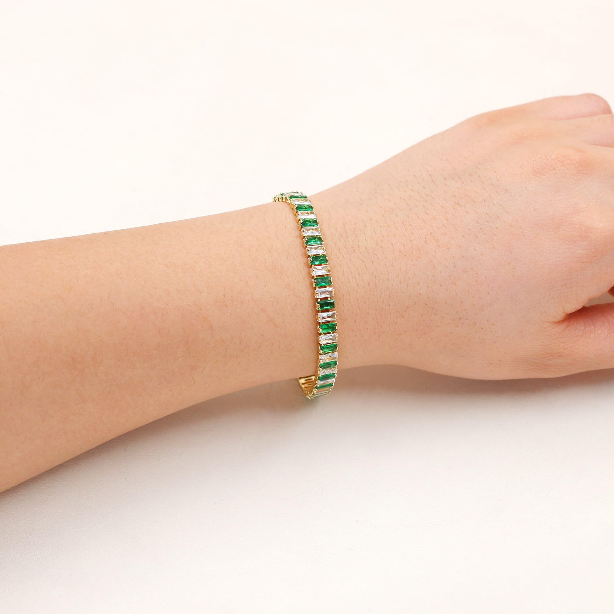 LYGBAOFUL Mehrfarbiges, rechteckiges Tennisarmband mit kubischem Zirkonia – Braut- und minimalistischer Abschlussstil für den Alltag YA4537