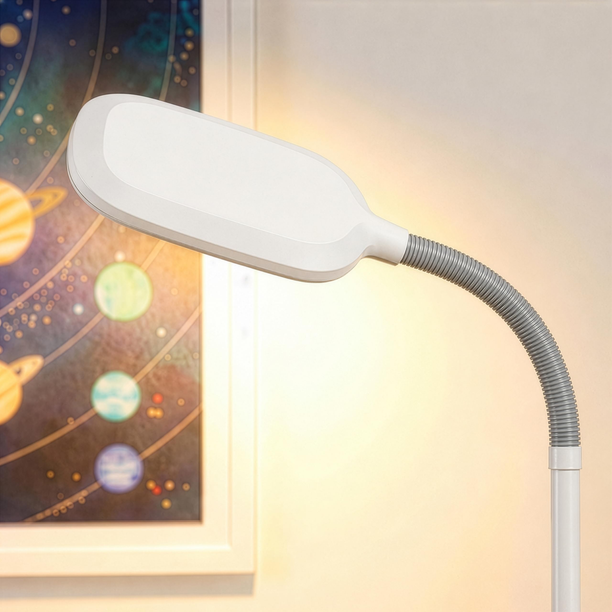 Brightech Litespan lampa stojąca LED do czytania i rzemiosła, nowoczesna lampa stojąca z łabędzią szyją, idealna do szycia i sypialni, biała