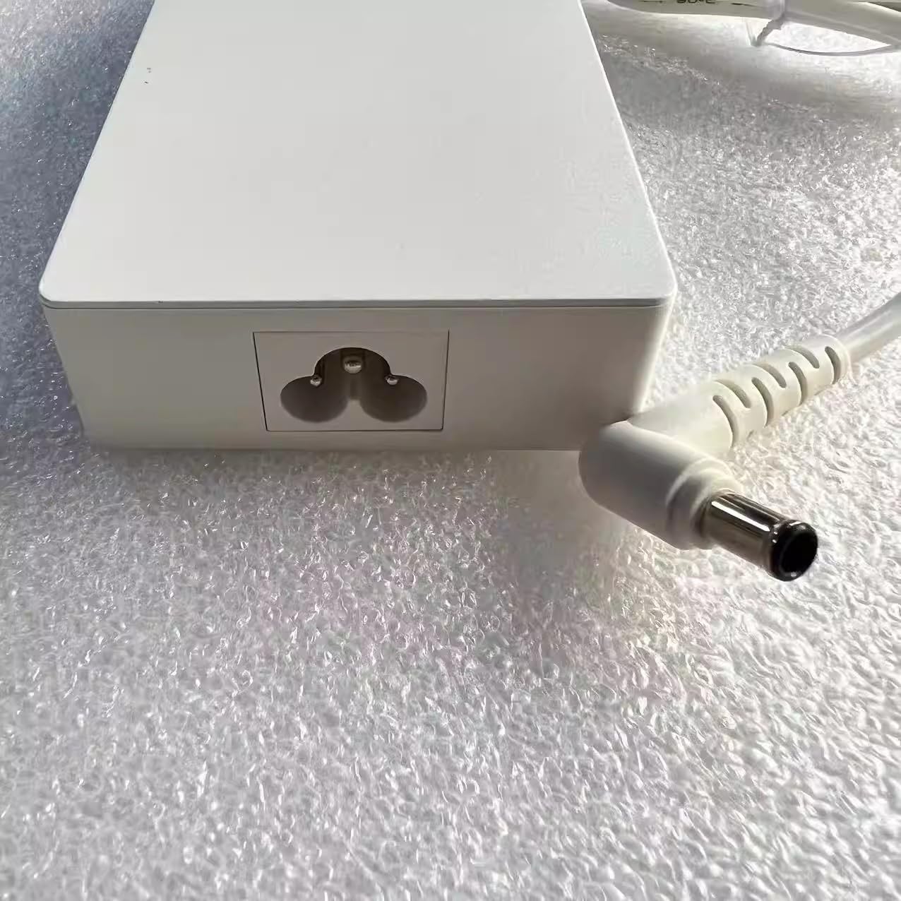 Nowy adapter AC 19 V 7,37 A kompatybilny z projektorem LG HF85LA LCAP31 CineBeam DLP