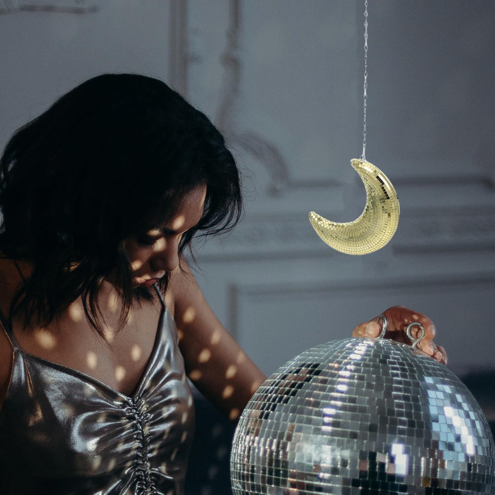Hängende Discokugel Monddekor aus Glas in Gold, Partydeko