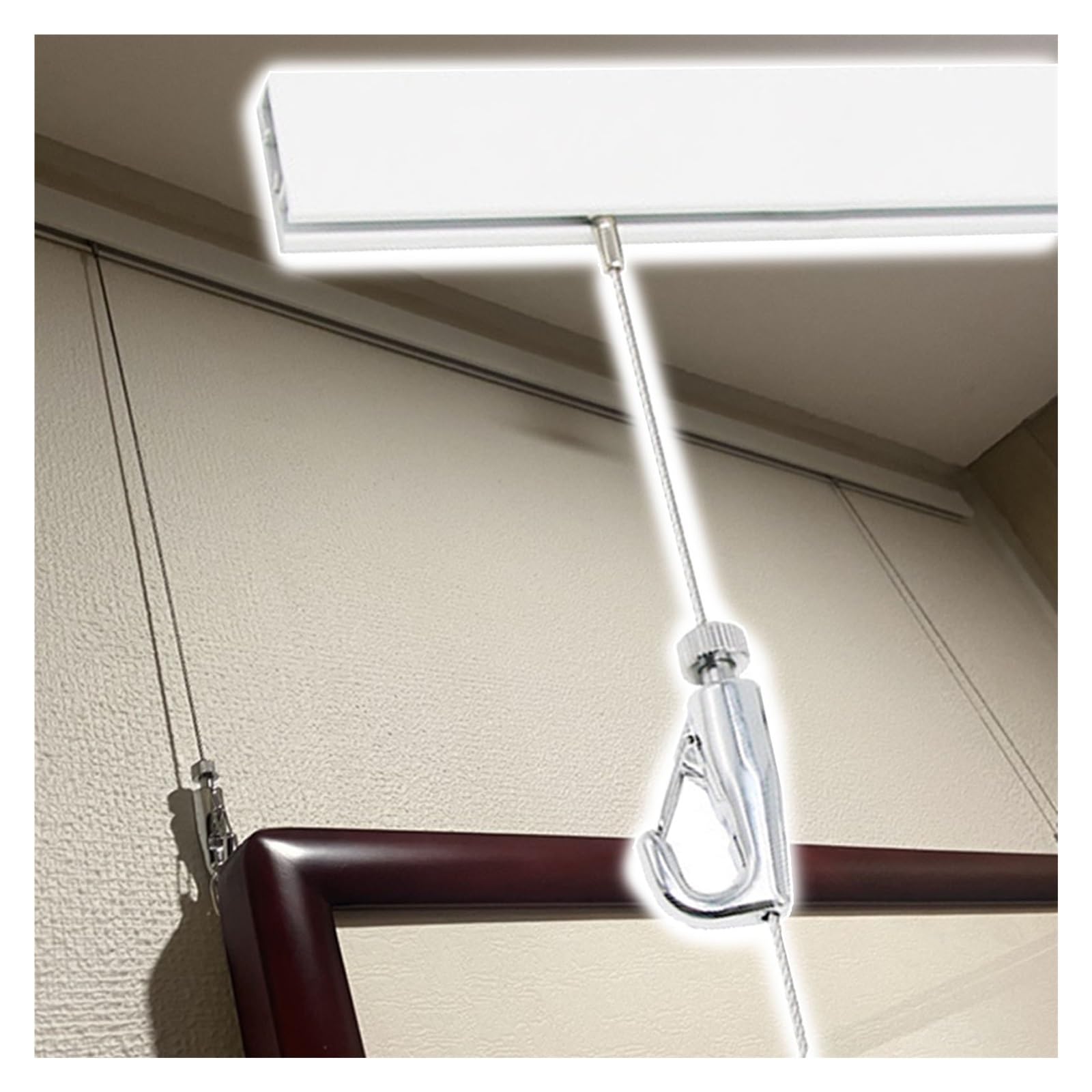 Sistema para colgar cuadros en casa o galería mediante riel invisible y cable de acero de 19.7"
