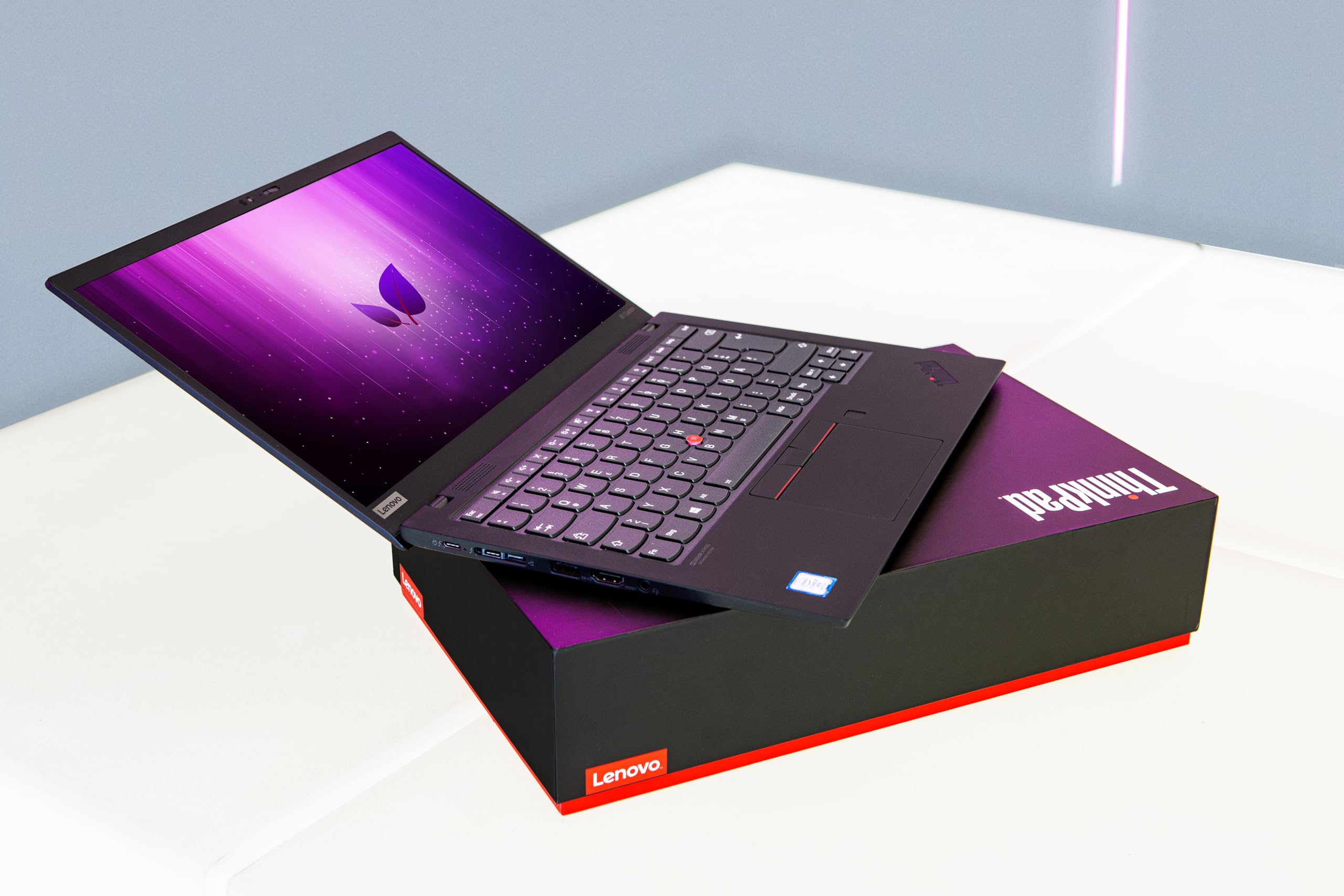 Lenovo ThinkPad X1 Carbon Gen 7. Mobiles Notebook Intel i5 4x1.6 GHz Prozessor, 16 GB Arbeitsspeicher, 512 GB SSD, LTE, 14 Zoll Display Full HD 1920x1080 IPS Cam, Windows 11 Pro O9P (Generalüberholt)