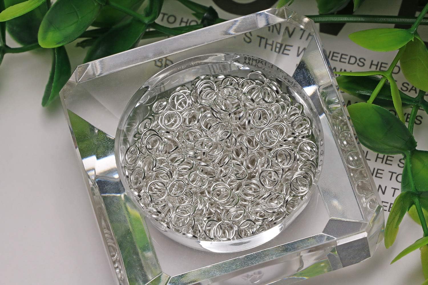Shapenty 1000PCS Silver Plated Iron Open Jump Rings Connectors Bulk for DIY Craft Earring Necklace Bracelet Pendant Choker Jewelry Making Findings and Key Ring Chain Accessories (Silver, 5mm)