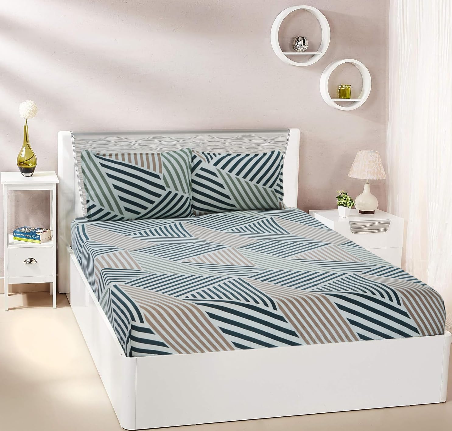 Amazon Brand - Solimo Polyester Elastic Fitted King Bedsheet with 2 Pillow Covers | 120 GSM (Peach) (B0D17PLP67) Amazon Price History, Amazon Price Tracker