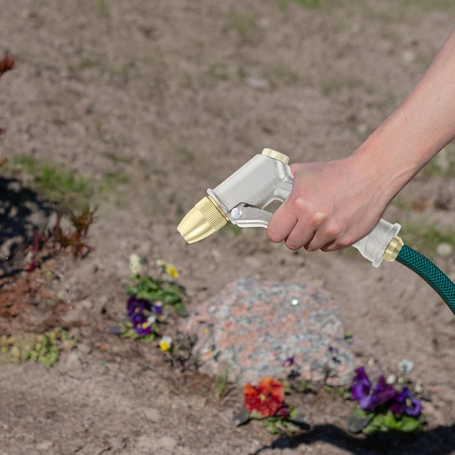 High-Pressure Sprayer Car Washing Tool with Variety of Spray Forms and One-Hand Operation, Zinc Alloy and Aluminum Alloy Construction for Garden Watering and Car Care