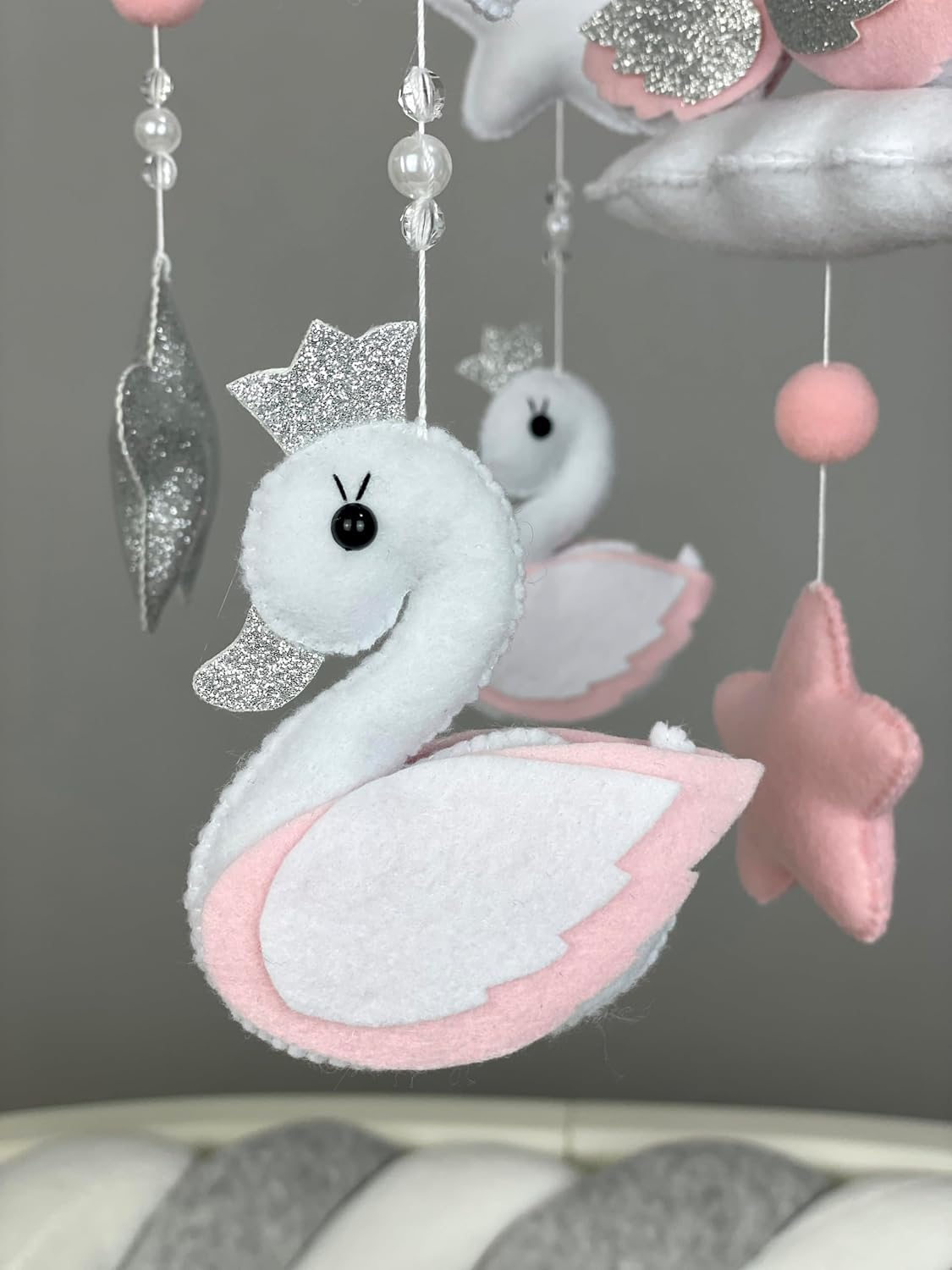 Swan Baby Mobile Girl for Crib Swan Nursery Decor Pink Mobile Felt Hanging Mobile Baby Girl cot Mobile Swan Baby Shower New Baby Girl Gift Pregnancy Gift