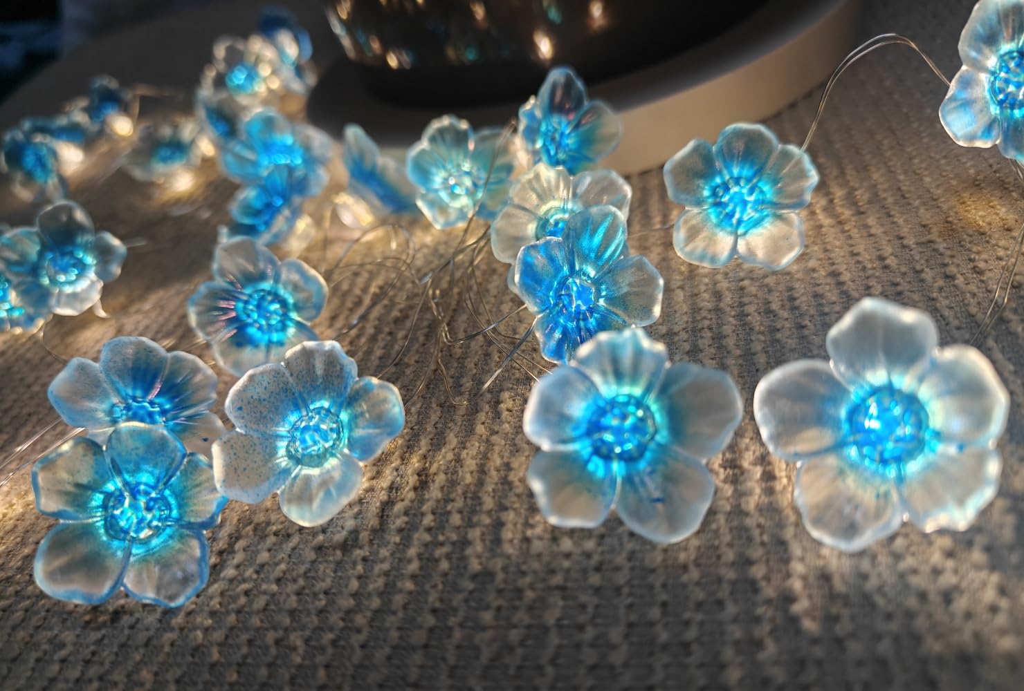 Fantasee Cherry Blossom Flower String Lights,10ft 30LED Sakura Copper Wire Fairy Lights Battery Operated for Bedroom Home Indoor Outdoor Wedding Birthday Party Decor (Blue, 10ft)
