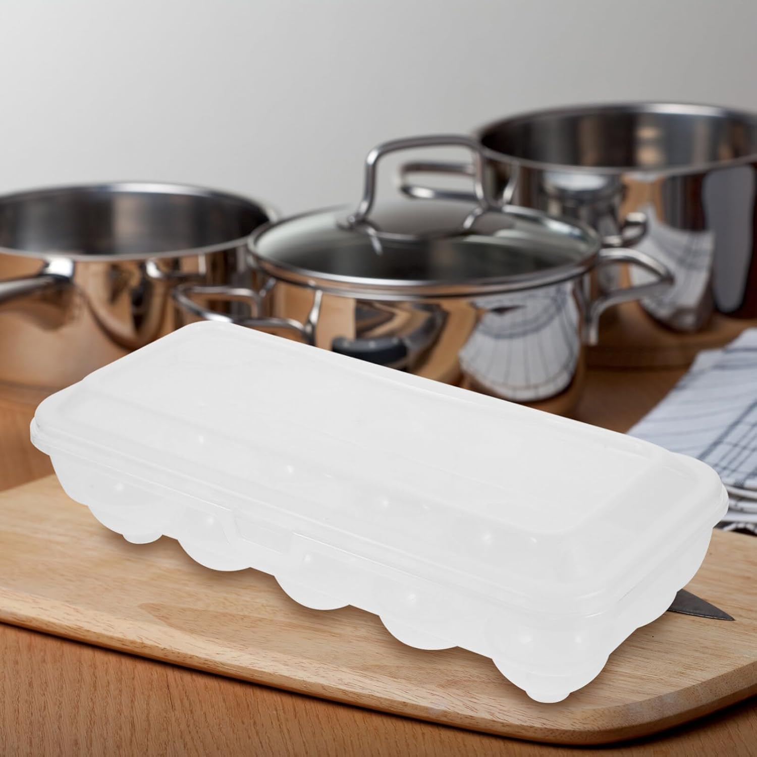 Fridge Fresh Eggs Organizer Tray, 10 Eggs Storage Box Refrigerator Egg Holder Container Egg Tray Carrier with Lid Shockproof Eggs Storage Box for Camping Picnic