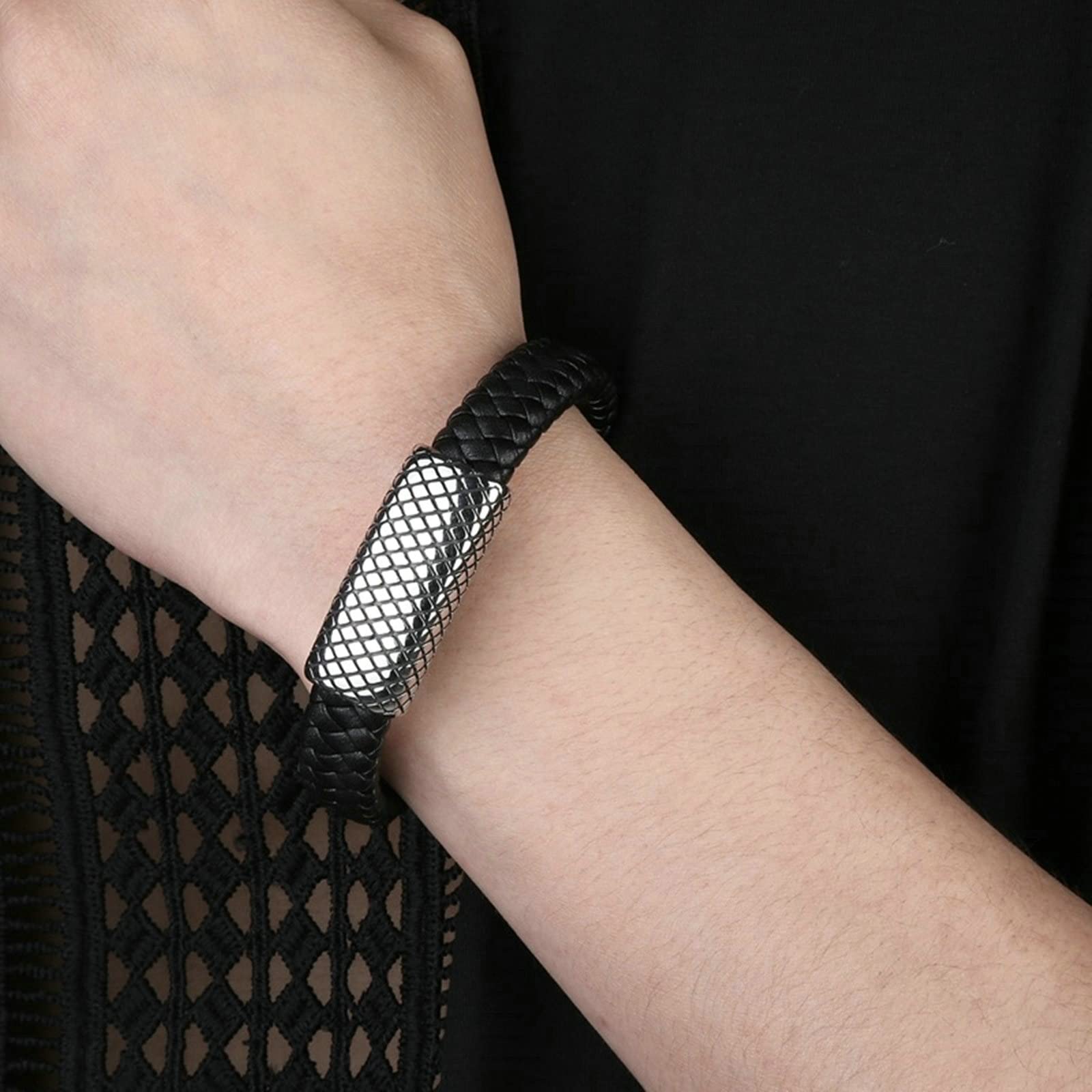 WXKAGF Herrenarmband aus Edelstahl, Herrenarmbänder, geflochtenes Lederarmband mit schwarzgoldener Schnalle, 16,5 cm Länge, Gothic-Schmuck für Herrenarmband