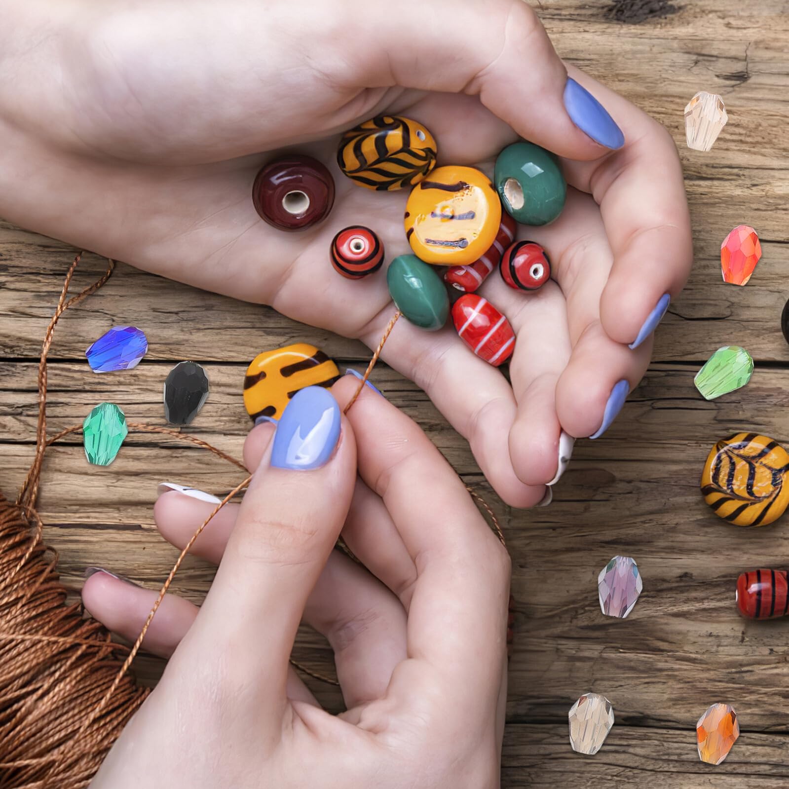 ABOOFAN 300 Stück Glasperlen in Tropfenform Bunte Schmuckperlen für Armbänder und Kreative Selbstgemacht Bastelarbeiten Praktische Kasten mit 15 Verschiedenen Farben