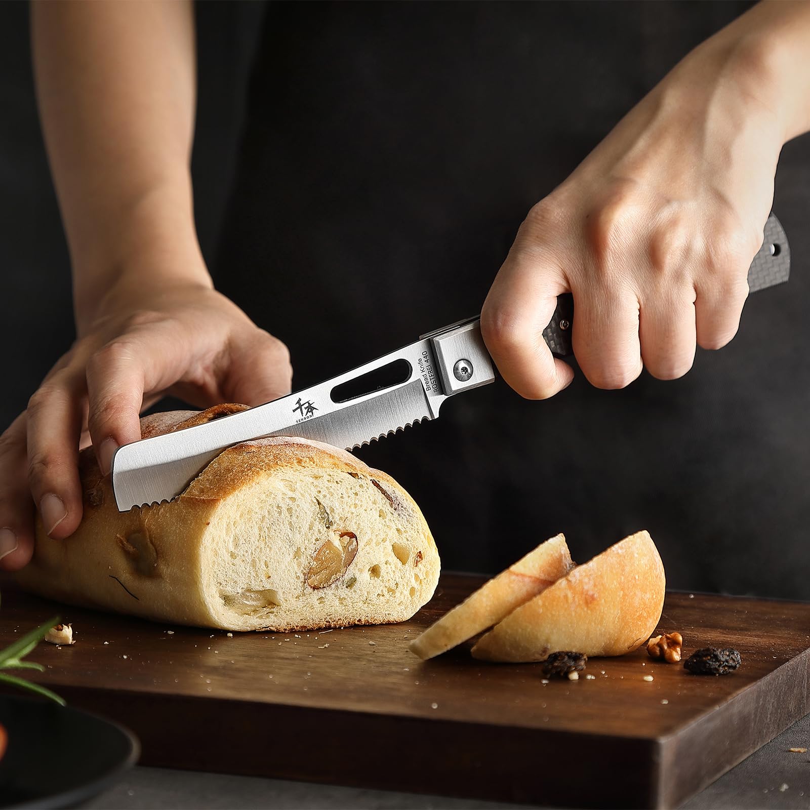 SENBON Couteau à Pain de Camping en Acier Inoxydable - Pliant, Portable, Tranchant Pour Pâtisserie et Voyage - Fibre de Carbone