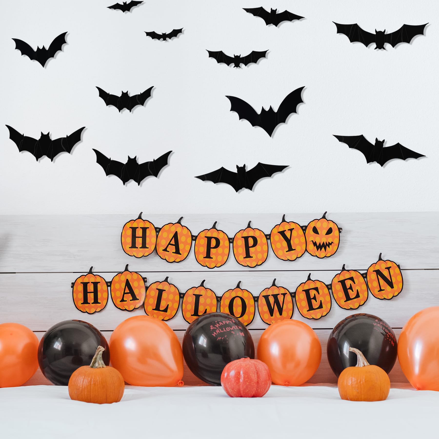 Adesivi da parete con luci LED a forma di pipistrelli di Halloween, si illuminano al buio, decorazione da parete per la casa, decorazioni per interni e feste (24, 5 misure)