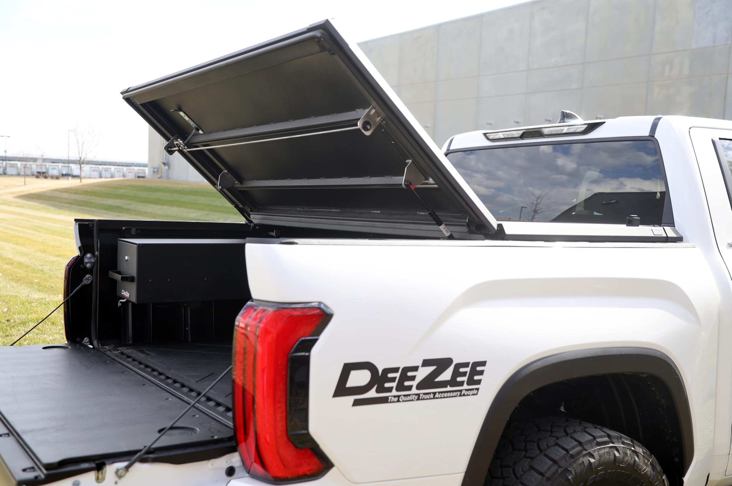 Dee Zee DZ19550 Guardian Tonneau Cover