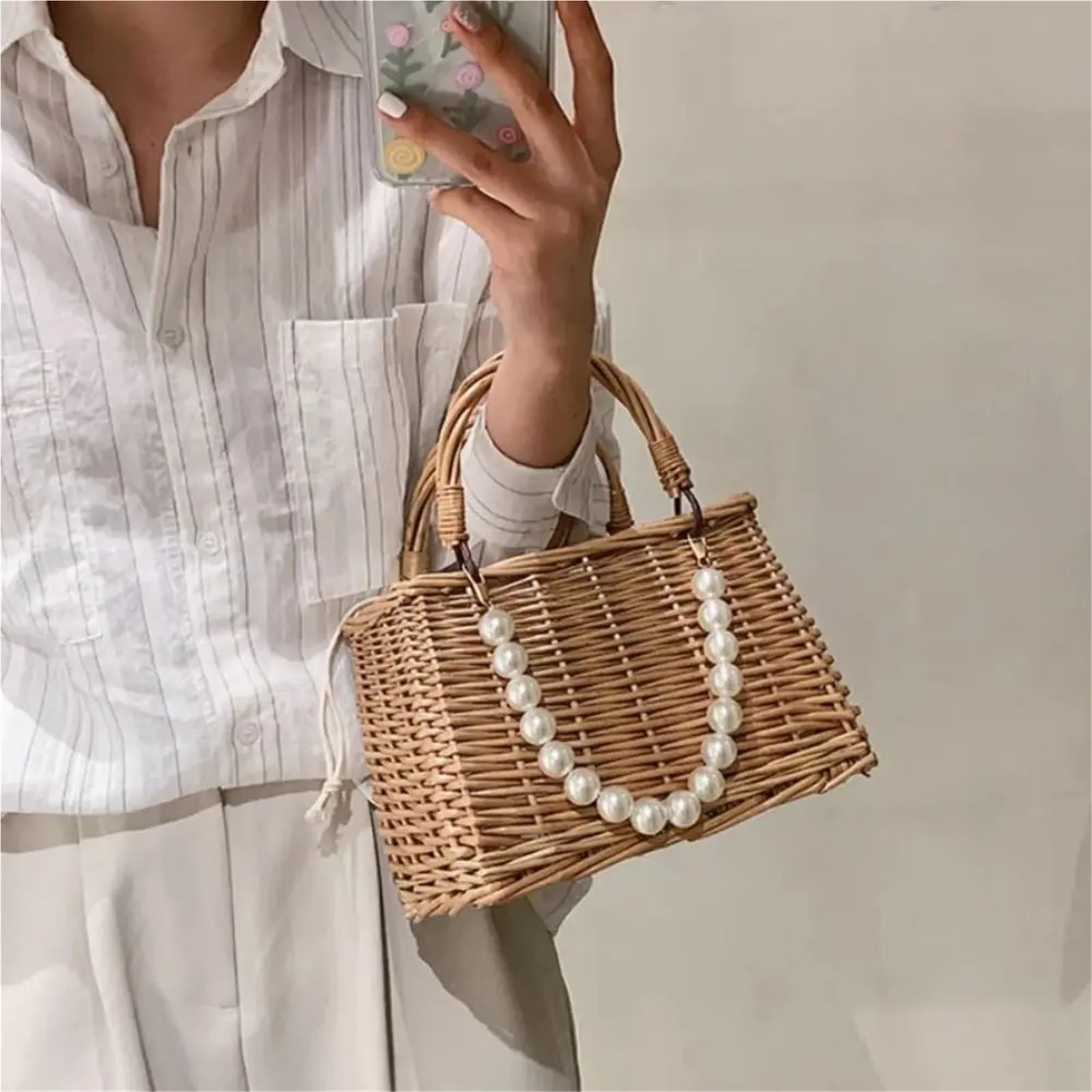 Bolsos de mano de paja con mango de perlas de verano