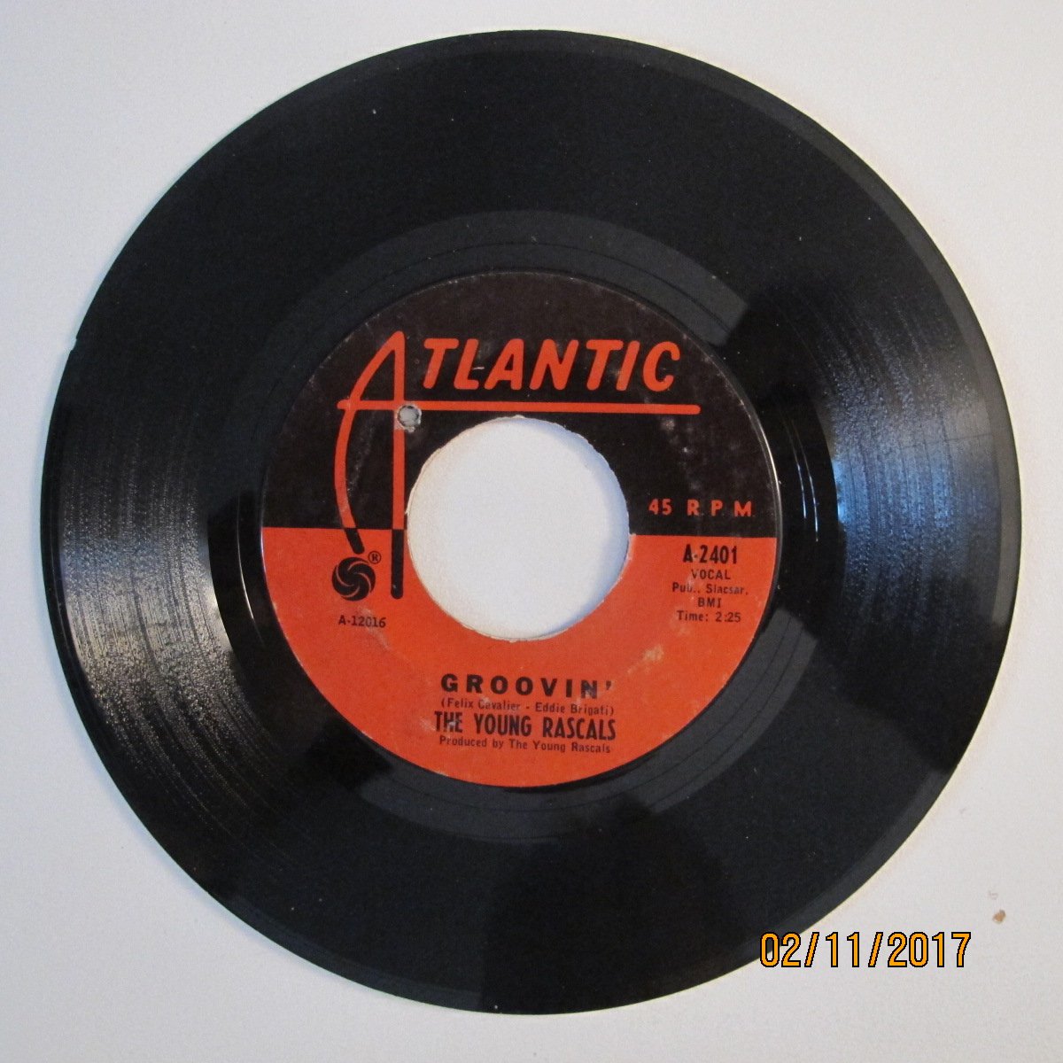The Young Rascals THE YOUNG RASCALS 45 RPM Groovin' / Sueno Amazon