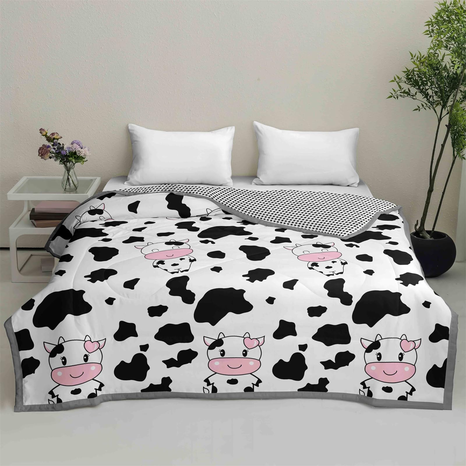 Odot Coverless Duvet 4.5 Tog for Single Double King Size, Summer Duvet No Cover Cosy and Lightweight Quilt Breathable Bedspreads Quilted Throw for Beds (Pink cow,135 * 200cm)