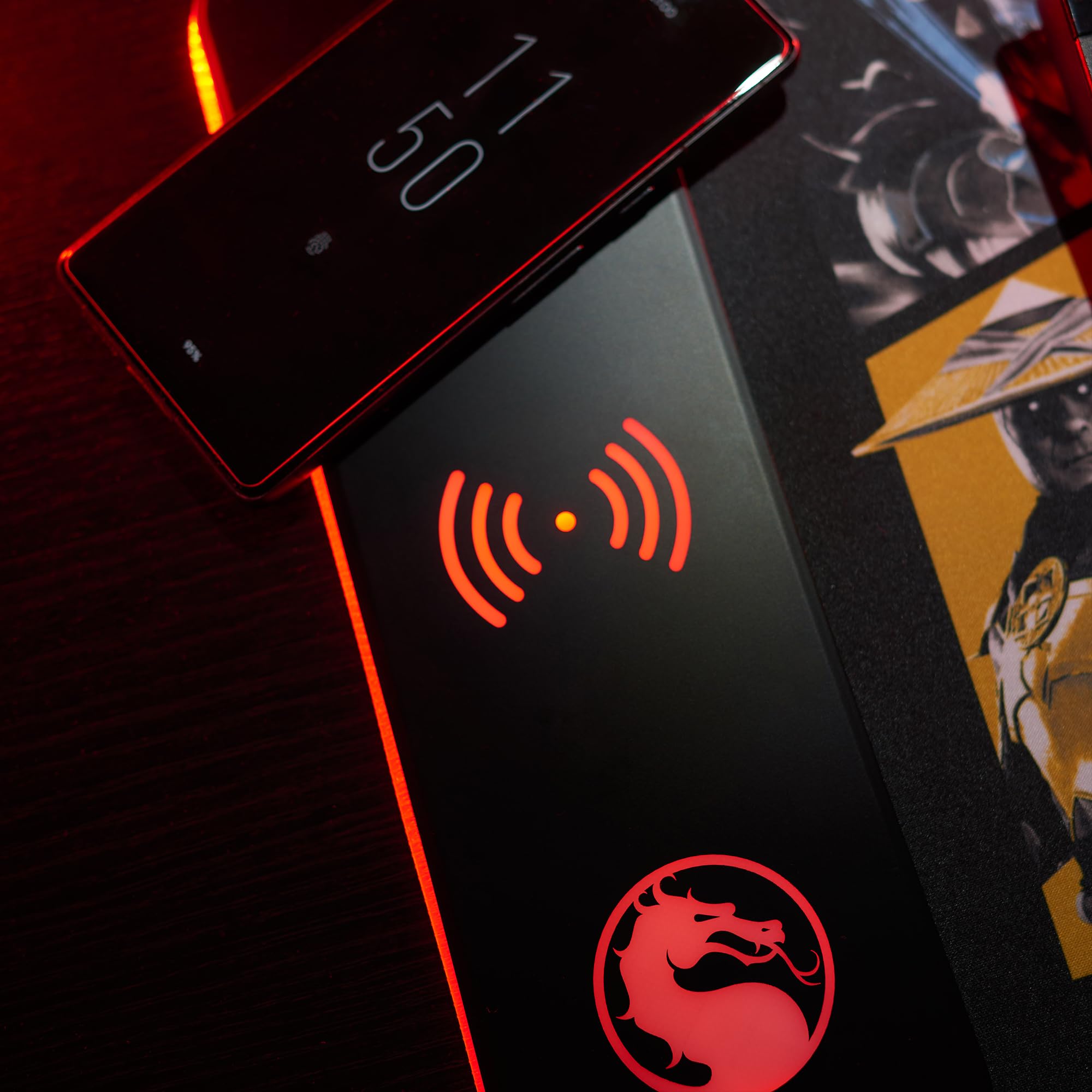 Numskull Games Mortal Kombat XL RGB Gaming-Mauspad mit 15W kabellosem Ladegerät | Anpassbare LED, rutschfest, wasserabweisend