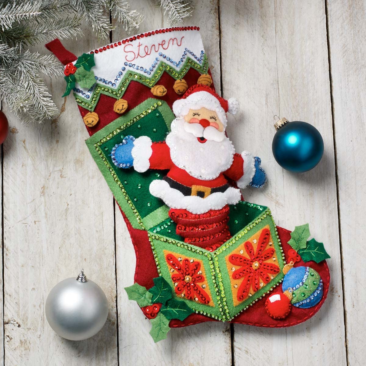 Kit Bucilla Per Calza Natalizia In Feltro 45,7 Cm – Babbo Natale Giocattolo Vintage – Ricamo Fai Da Te Con Paillettes E Perline - 2