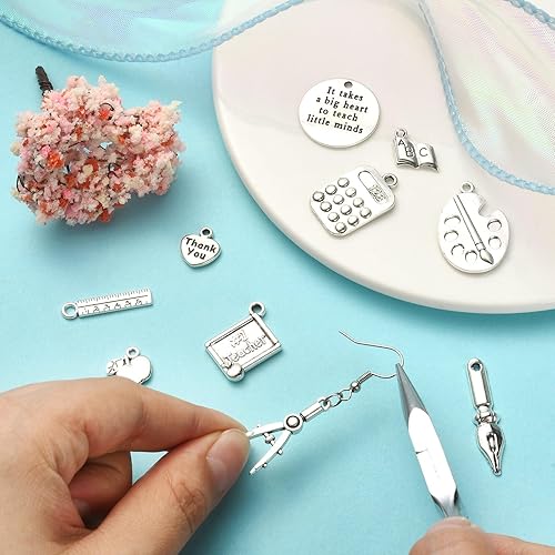 Miniatura 5 de DanLingJewelry 100 dijes de plata antigua, 10 estilos, para profesores, regla, bolígrafo, libro, paleta de dijes para el día del profesor,