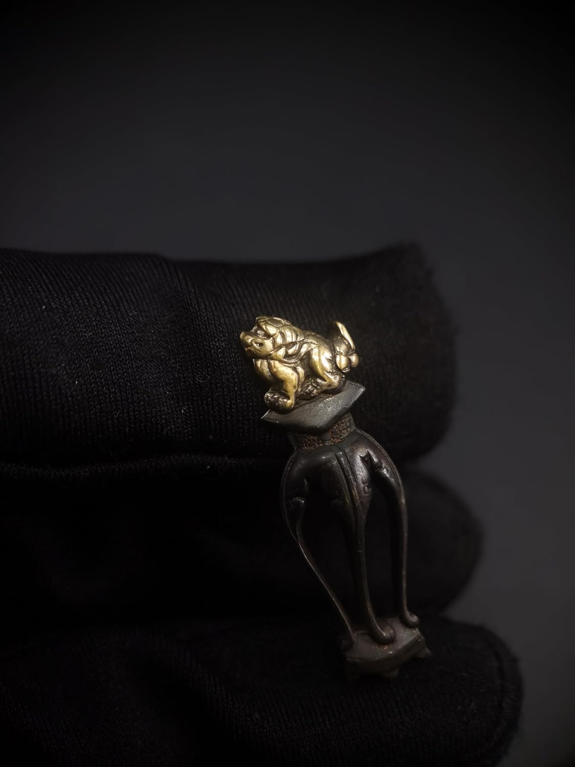 Japanese Type Flower Table & Small Lion Dog Menuki for wakziashi and Tanto, Y157