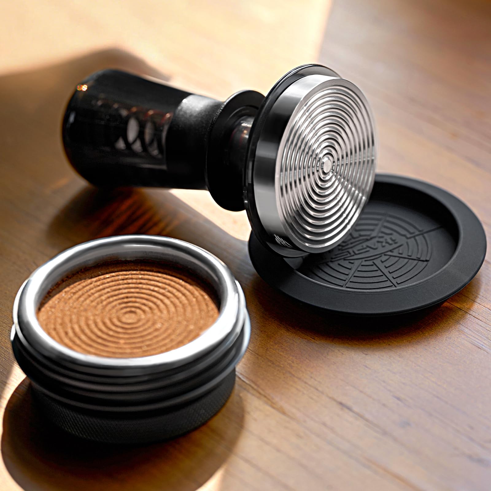 IKAPE 58MM Kaffee Tamper für Espresso, Feder kalibriert Tamper mit semi-transparenten Design, Edelstahl Basis Tamper für 58mm Portafilter