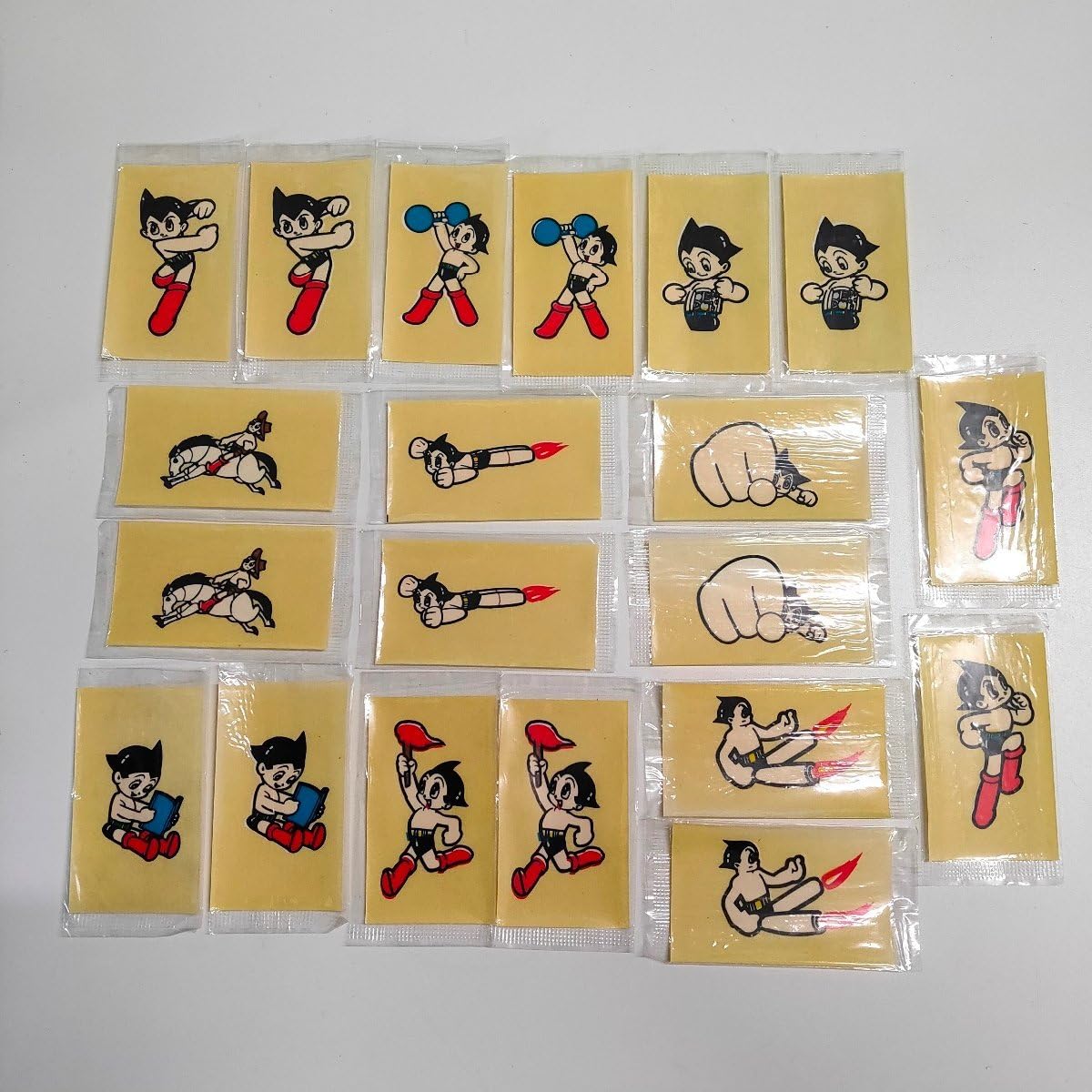 Amazon.co.jp: デッドストック 明治 マーブルチョコ ノベルティ 鉄腕 