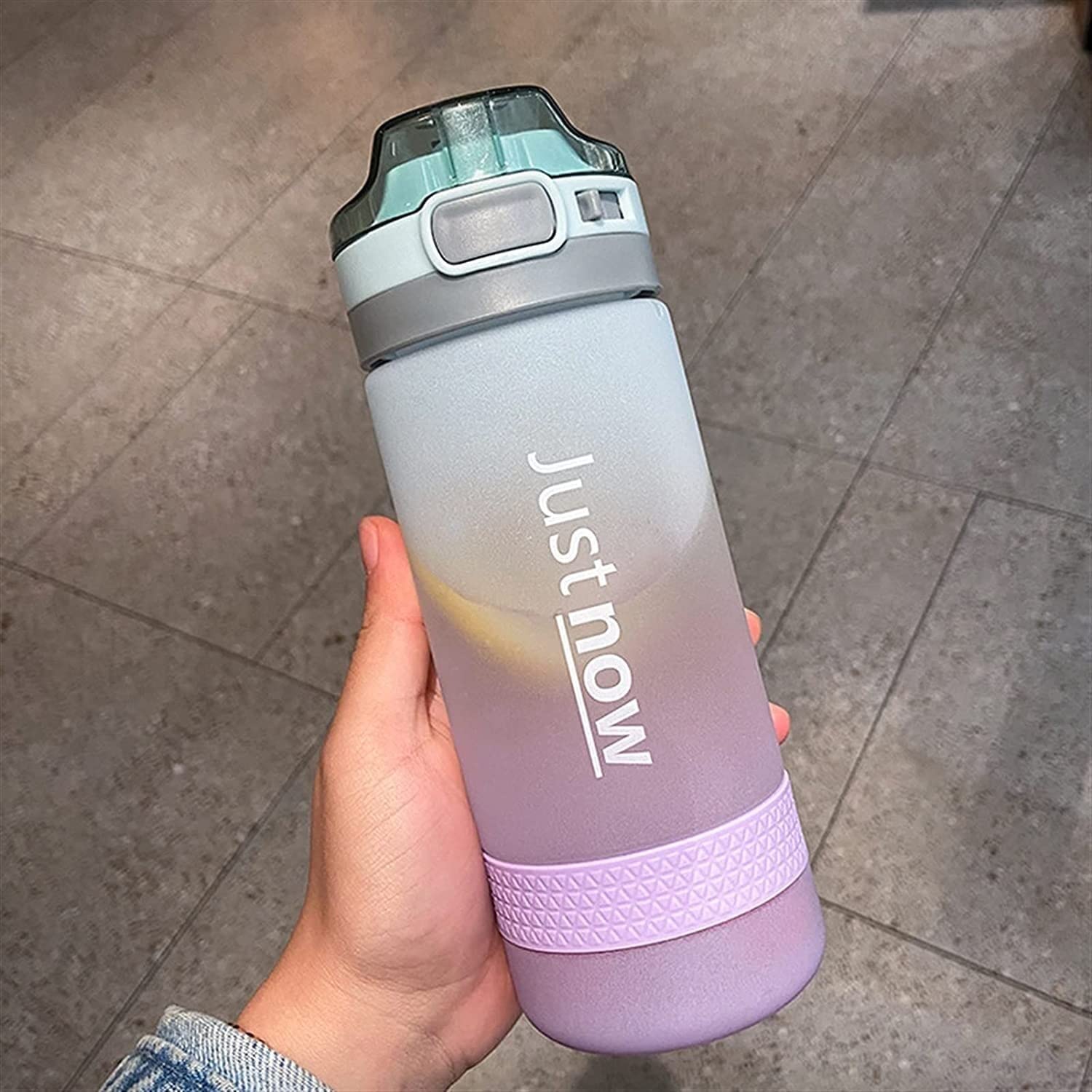 Gourde Sport Gourdes d'eau Gourde Bouteille D'eau En Paille Givrée Avec Autocollants Tasse Serrure Étanche Bouilloire Couvercle De Rebond Bouteille En Plastique Bouteille d'eau ( Color : Purple , Size