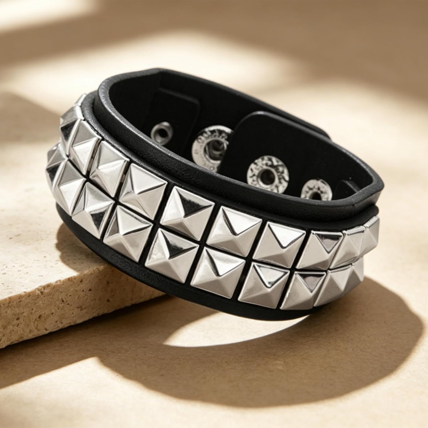 Studded Bracelet, Rock Bracelets, 1 Pcs Black Rock Emo Punk Goth Leather Wristband Gothic Rivet Cuff Wristbands Jewelry Accessories for Men Women Halloween