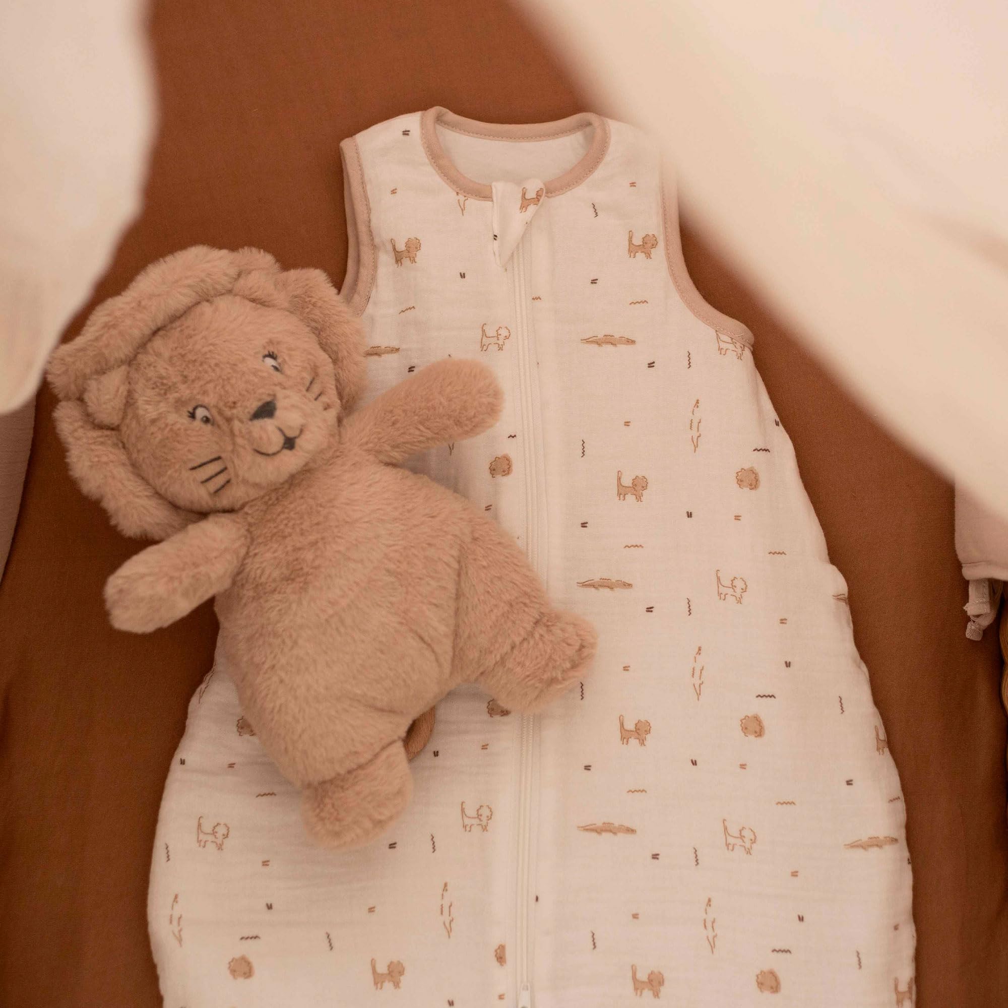 Tres Kilos Sept – Saco de Dormir para bebé Nacimiento, Gasa 100% algodón, diseño Sabana – Blanco – Bordado Arena – Mixto – Apertura con Cremallera