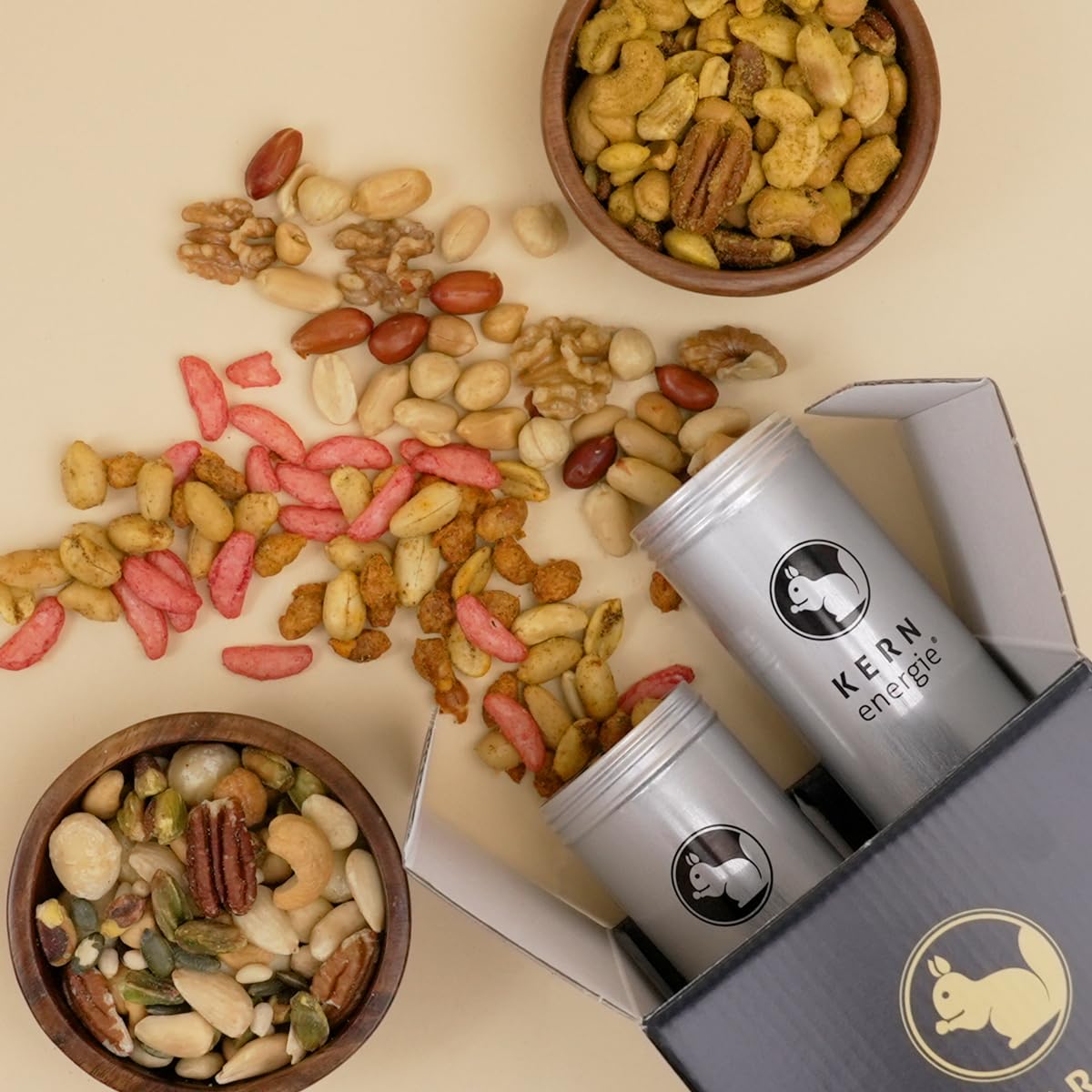 KERNenergie Nuss Geschenkset - Probierset frisch geröstete Nussmischungen - Geschenk für Männer und Frauen - Premium Nuss Geschenk - All Around The World Set 4 würzige Nussmixe als Präsent, 360g
