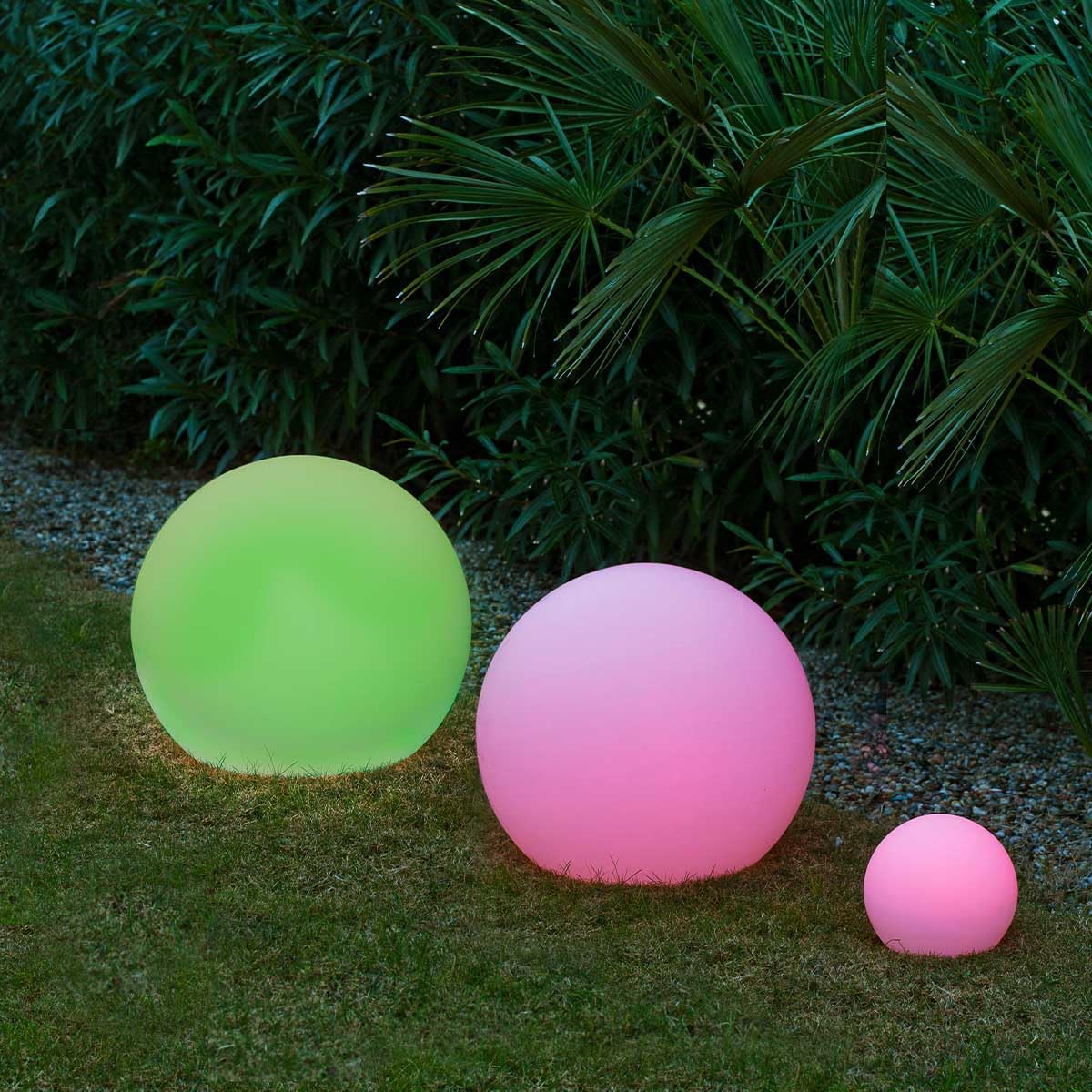 newgarden BULY Kugelleuchte, für den Innen- und Außenbereich, wetterfest, Dämmerungssensor, Farbwechsel, 40 cm Durchmesser, spanisches Design mit Haltekopf