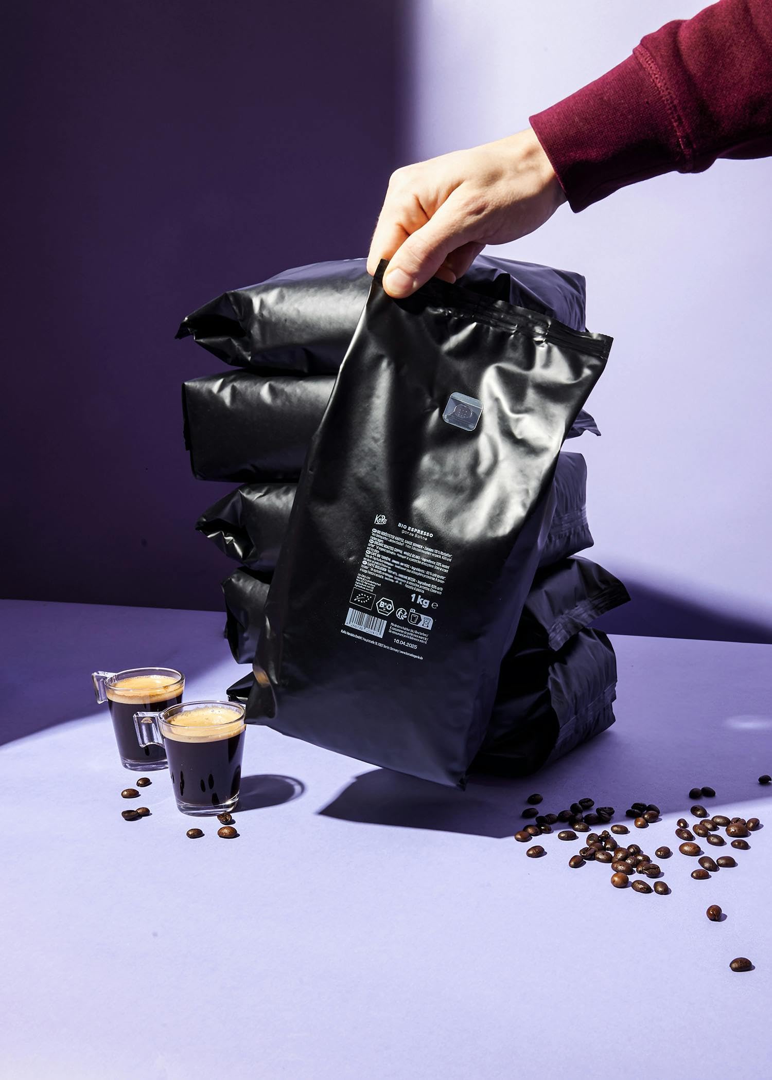 KoRo - Caffè per espresso in grani interi bio 6 x 1 kg - Miscela con 80% Arabica e 20% Robusta - Tostatura delicata - Gusto equilibrato
