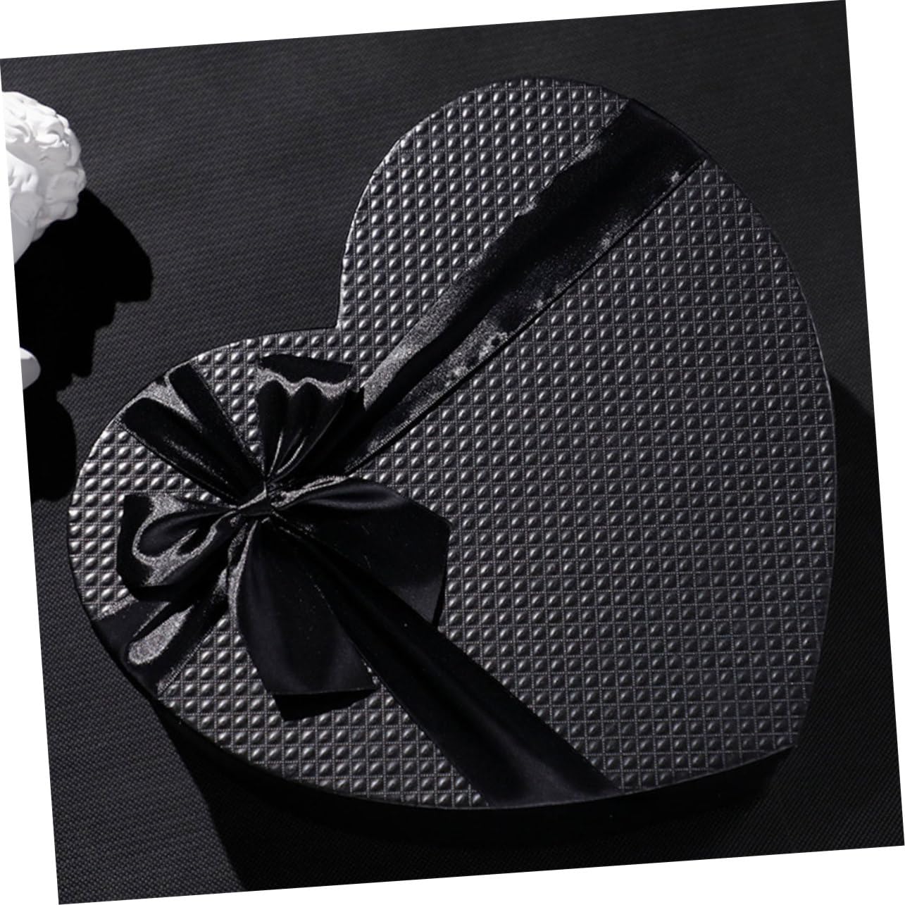 HOUDERCO 2stücke Herzförmige Geschenkbox Schwarze Papierverpackung Für Blumen Und Pralinen Kreative Geschenkverpackung Für Valentinstag Und Besondere Anlässe Hochwertige Handarbeit