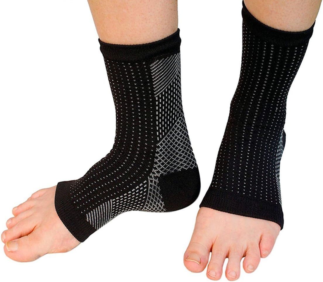 Sirosky Plantar Fasciitis Compression Ankle Sleeves for Men & Women - Anti Fatigue Heel Arch Ankle Foot Support Brace for Sports, Medical, Nurse, Travelling. (Black/White,"Small/Medium")
