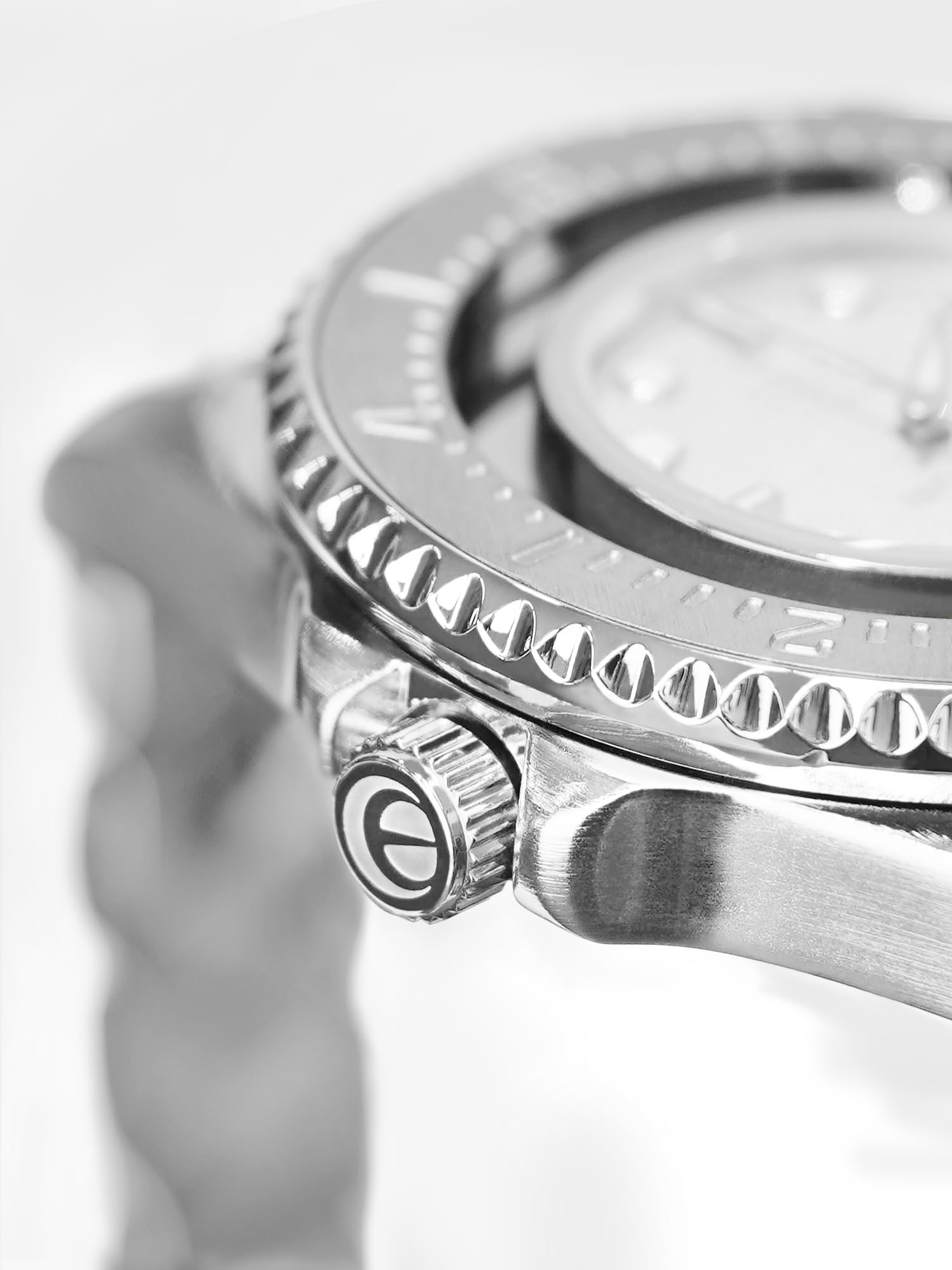 EUTOUR Orologio Magnetico da Uomo con Cuscinetto a Sfera e Lancette Moda Semplice Nessun Vetro Quarzo Orologi da Polso da Uomo 40mm