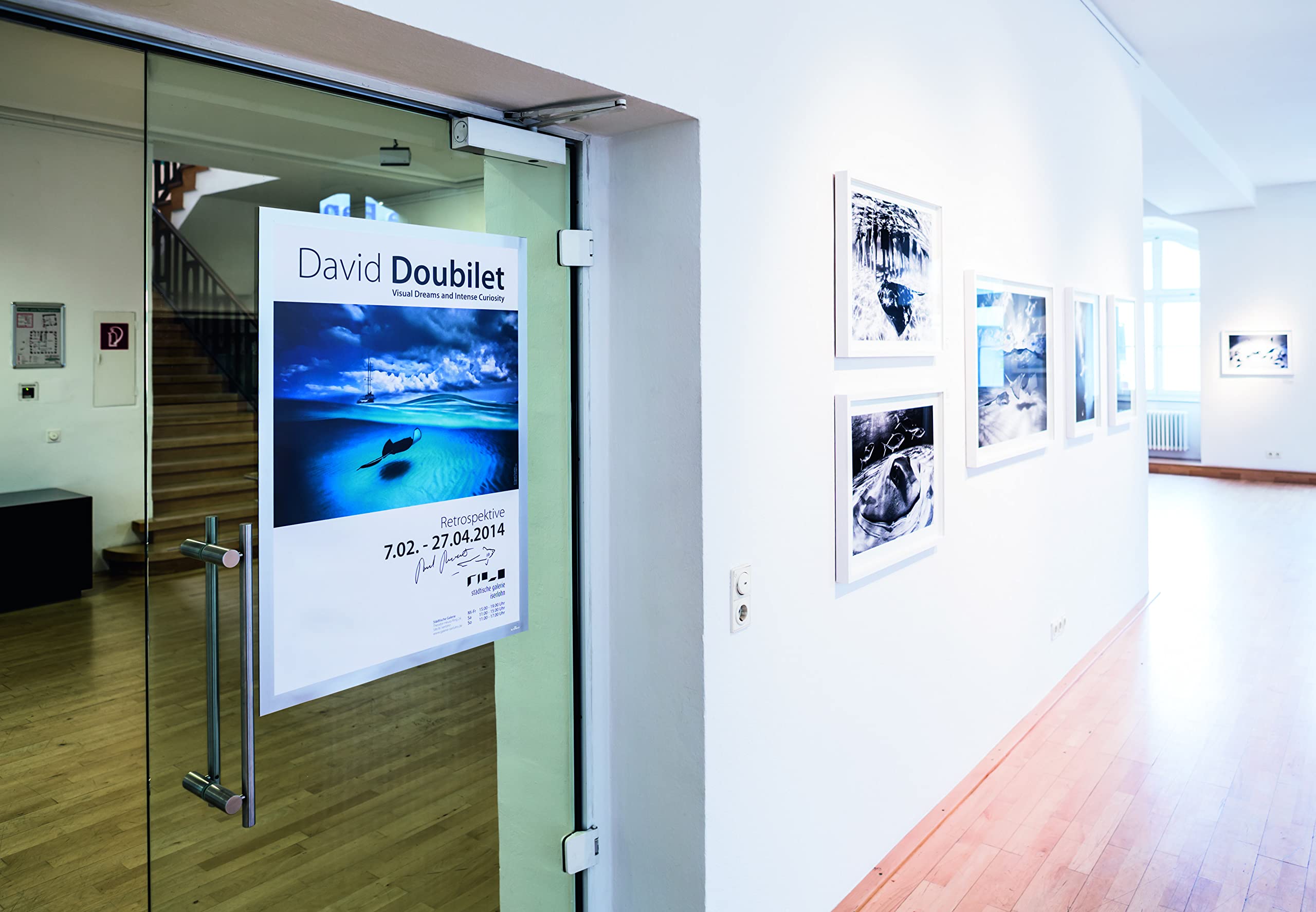 Durable Info-Rahmen Duraframe Poster (A1, selbstklebender Plakatrahmen mit Magnetverschluss) 1 Stück, silber, 499723