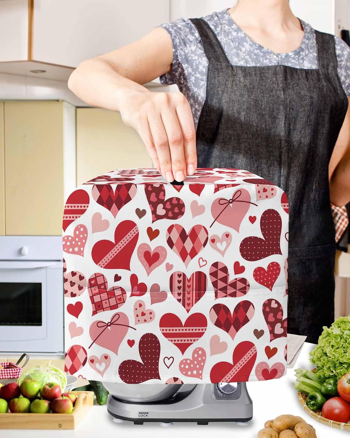 Valentine's Day Stand Mixer Cover with Storage Pocket, Waterproof Kitchen Mixer Covers, Red Romantic Love Heart Vintage Kitchen Appliance Dust Cover Compatible with 4/4.5 Quart Mixers