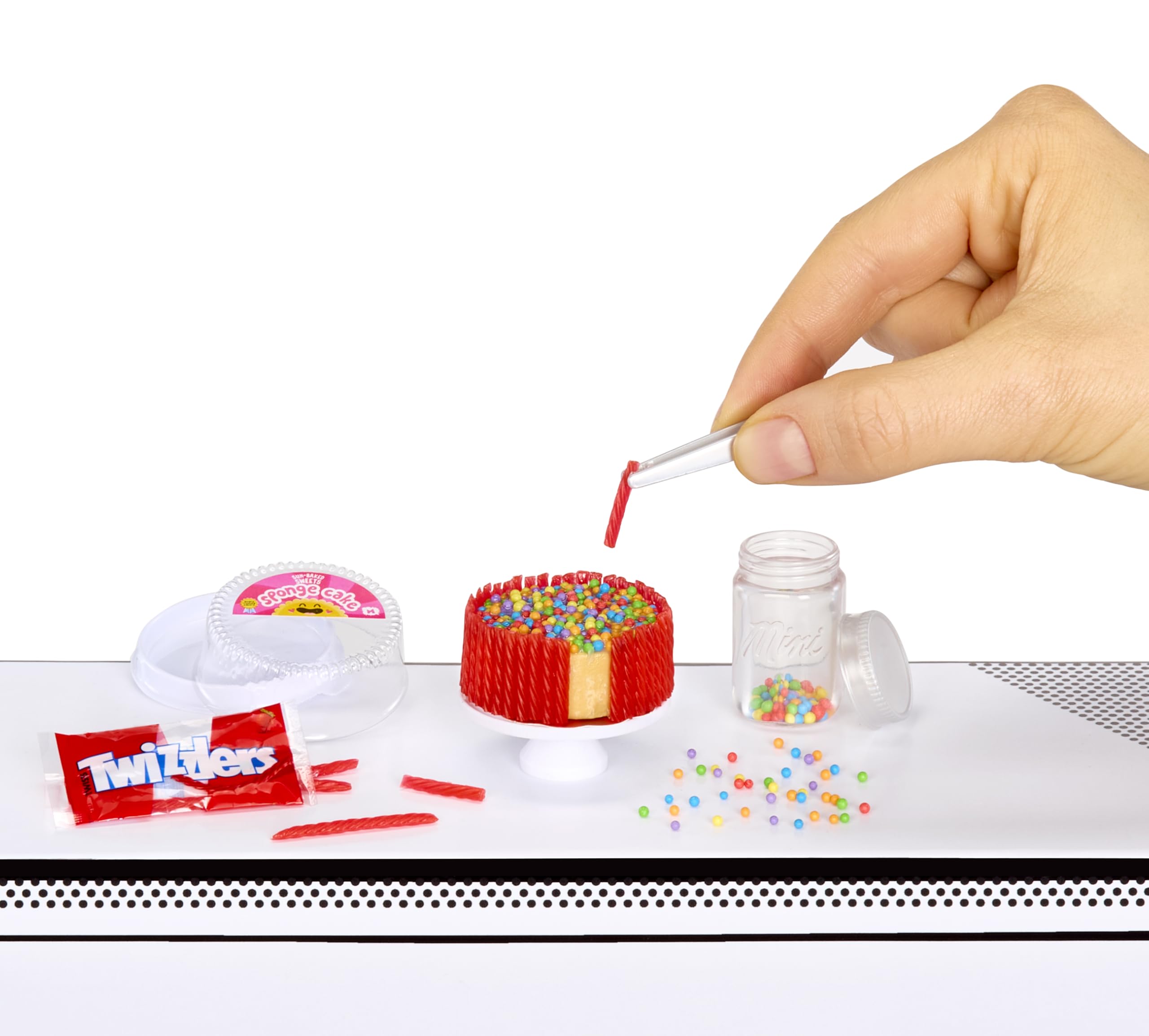 MGA's Miniverse Make It Mini Treats – Mini Kolekcjonerskie Słodycze w Opakowaniu Niespodziance, Cukierkowy Motyw, Kreatywna Zabawa z Żywicą, 12 do Zebrania, NIEJADALNE – dla Kolekcjonerów, od 8 Lat