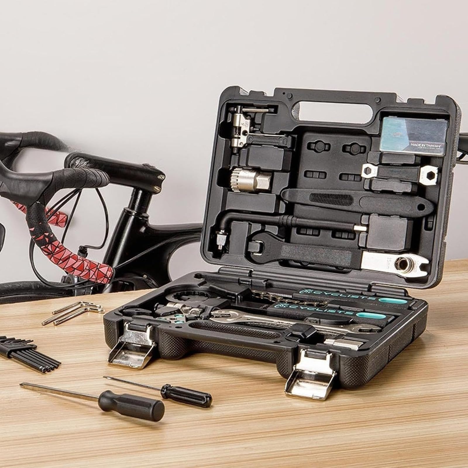 Kit de 22 herramientas de reparación de ciclismo para bicicletas de montaña y carretera, juego de herramientas de mantenimiento con extractor de remaches de cadena, llaves de pedal y herramientas de