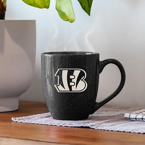 Miniatura 170 de Rico Industries, NFL Football - Taza de café de 16 oz de cerámica moteada, grabada con láser y de color de los equipos de fútbol americano de la NFL
