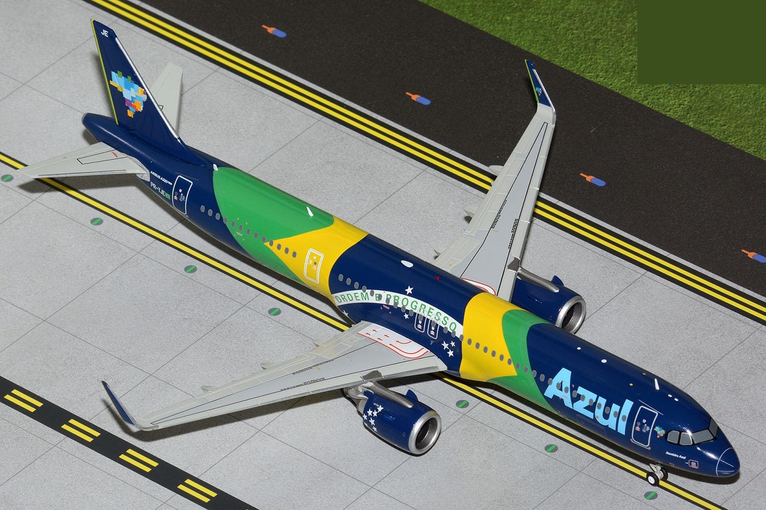 GeminiJets G2AZU1085 Azul Linhas Aereas Airbus A321neo PR-YJE; Scale 1:200