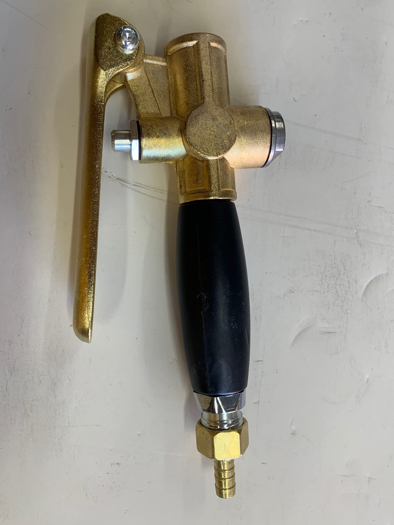 Stucco sprayer Air valve