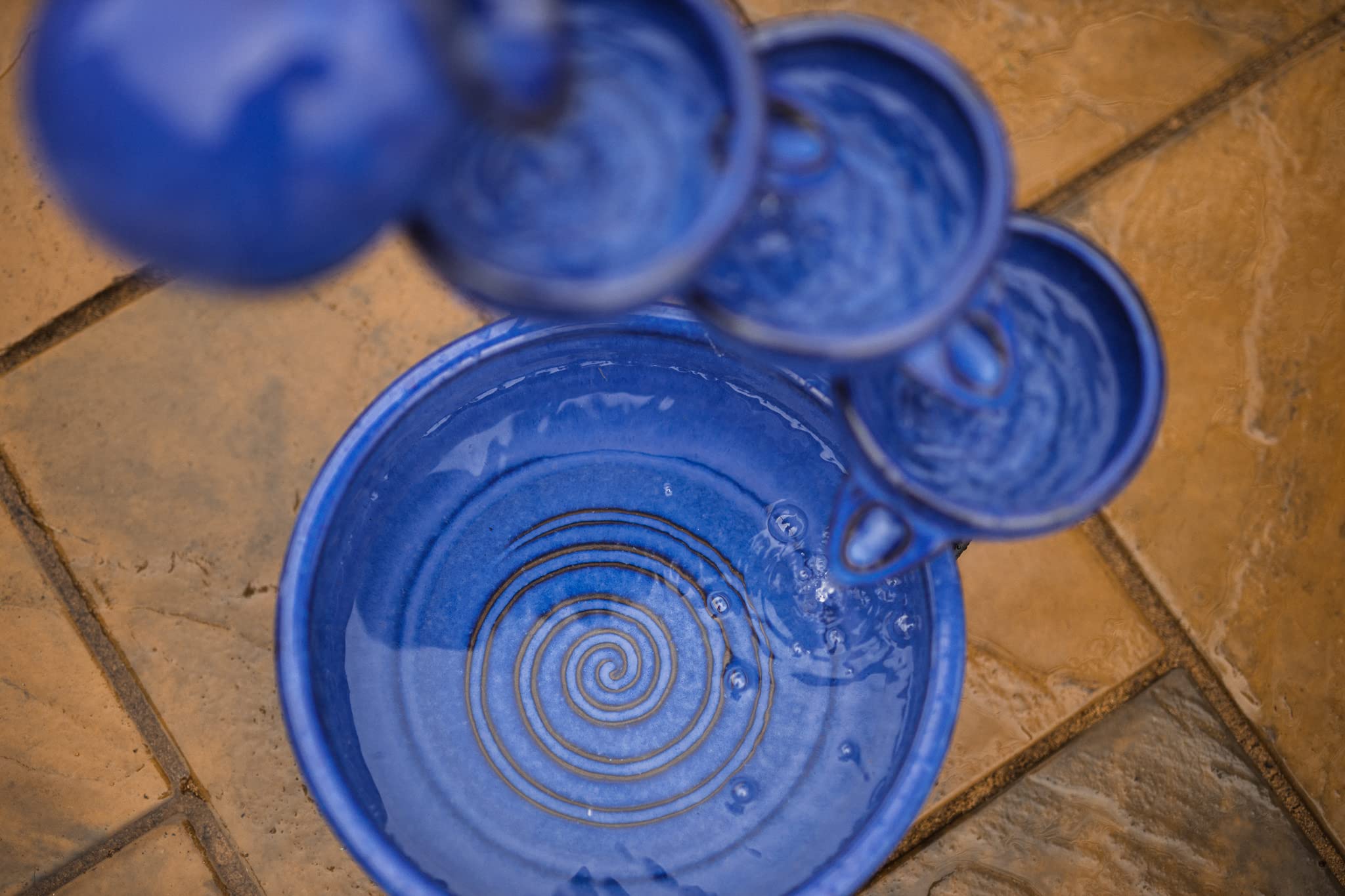 Garden Mile Fontana solare a cascata da 49 cm, a 5 ripiani, in ceramica, a bassa tensione e facile installazione, cascata da giardino per terrazze, regali, prati e decorazioni per esterni