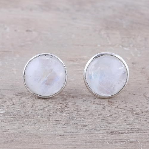 Miniatura 4 de NOVICA Aretes artesanales hechos a mano con piedra lunar arcoíris natural de la India con piedras preciosas de plata esterlina 0.5 pulgadas de largo