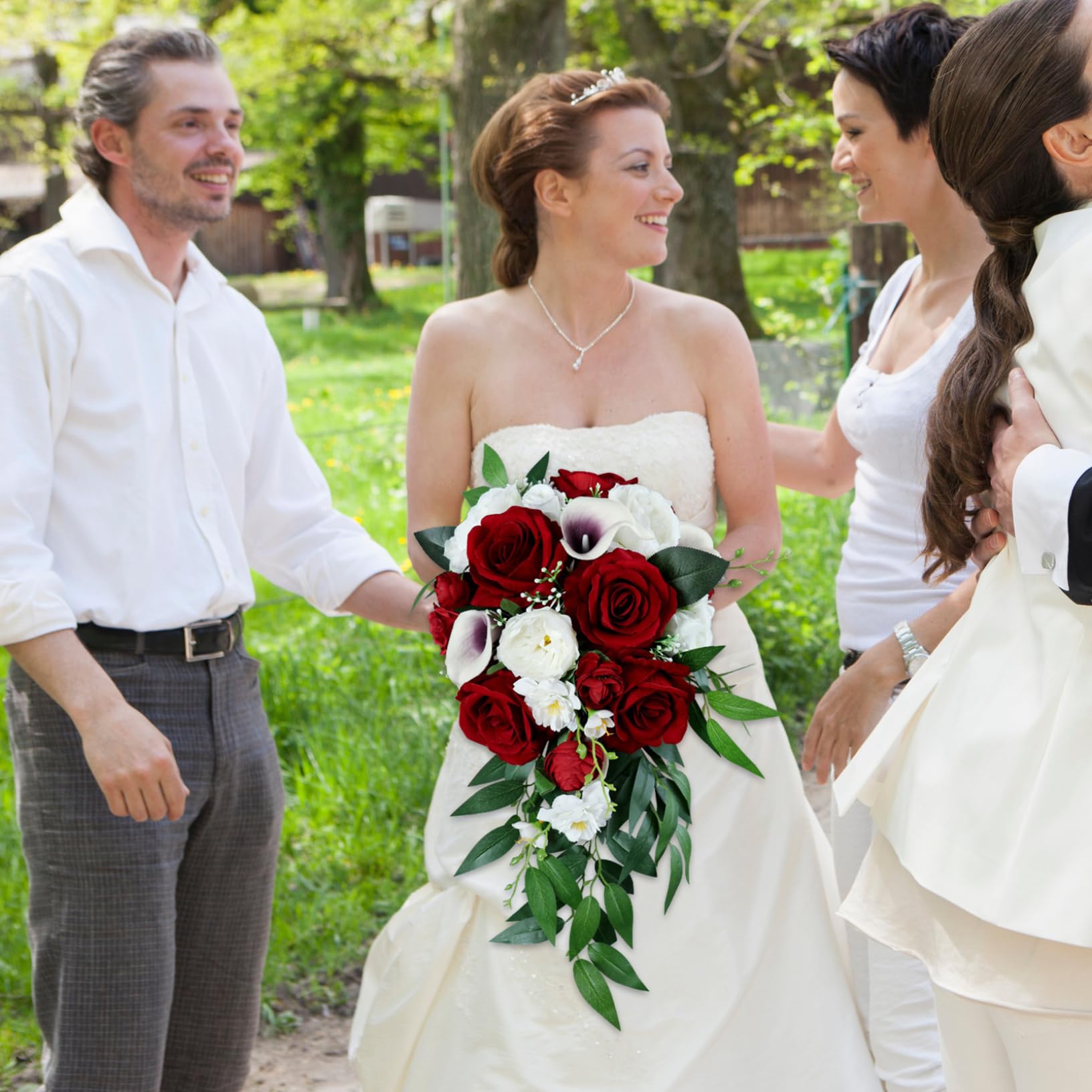Bouquet da sposa per la sposa, cascata di rose di giglio di calla rosso vino bianco, bouquet a cascata artificiale rustico per cerimonia di matrimonio anniversario
