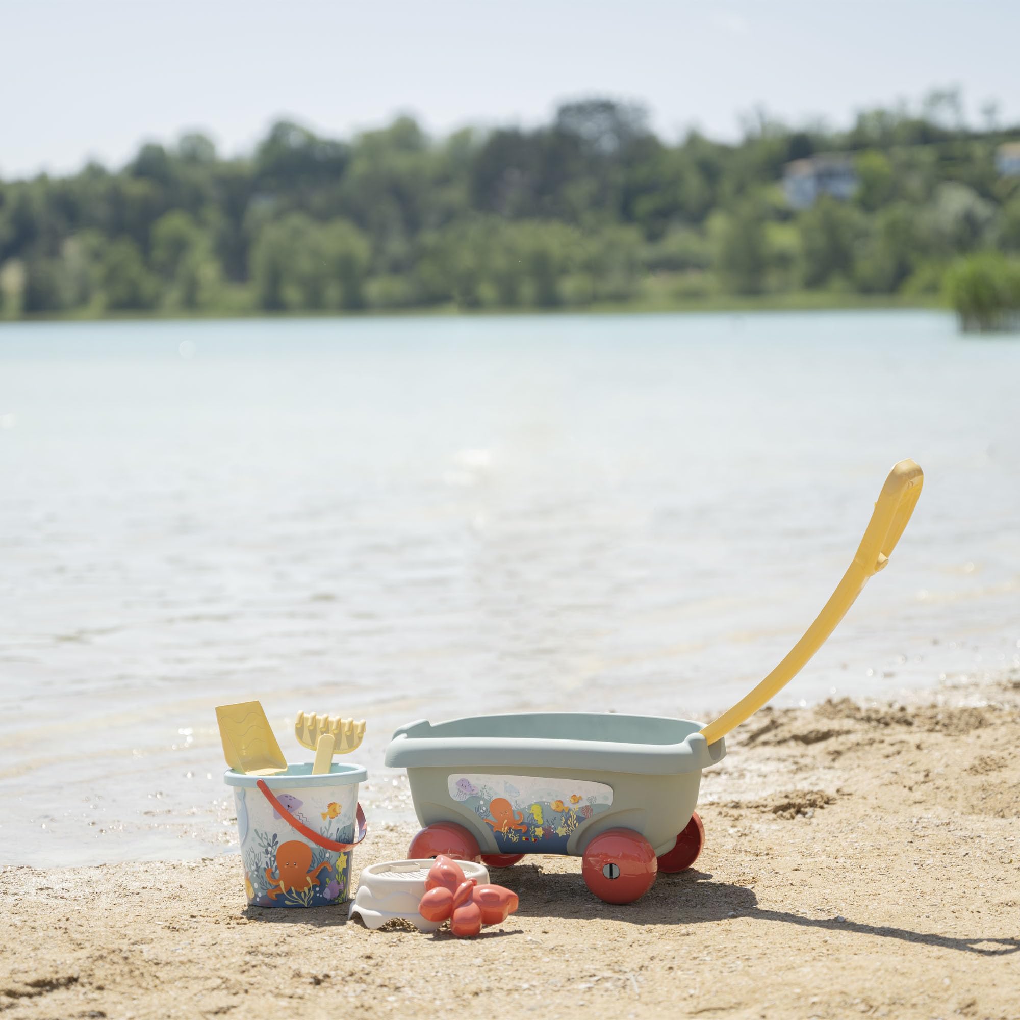 Smoby Life Strandwagen Eimer + Zubehör 42 % recycelte Materialien und 100 % recycelbar