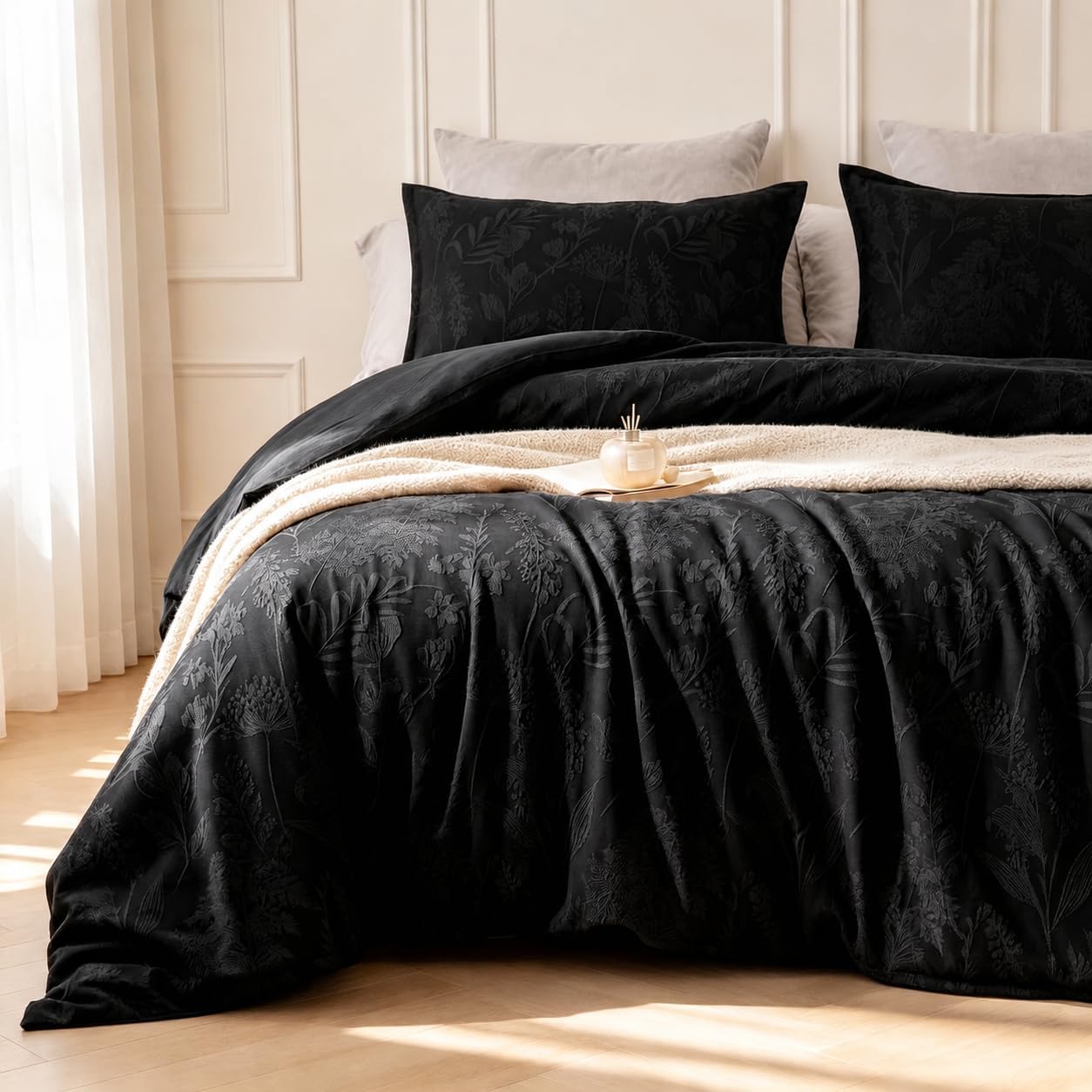 SLEEP ZONE Boho Duvet Cover Set Queen Size, Jacquard Leaf 3 Pieces Luxury Soft Breathable Duvet Cover with 2 Pillow Shams, Bedding Set for All Season, 90" × 90", Black