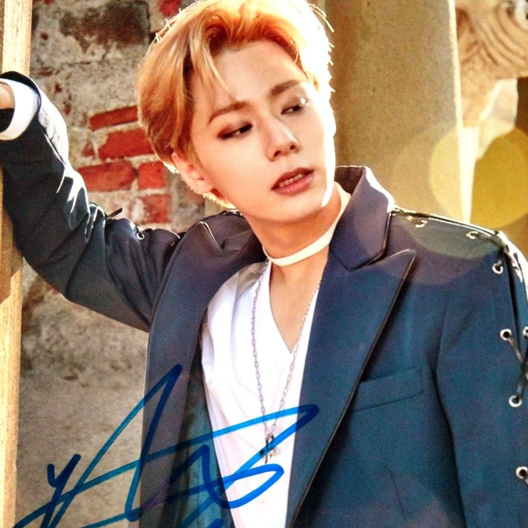 Amazon.co.jp: ファンウン直筆サイン入り超大型写真 …ONEUS…HWANWOONG 